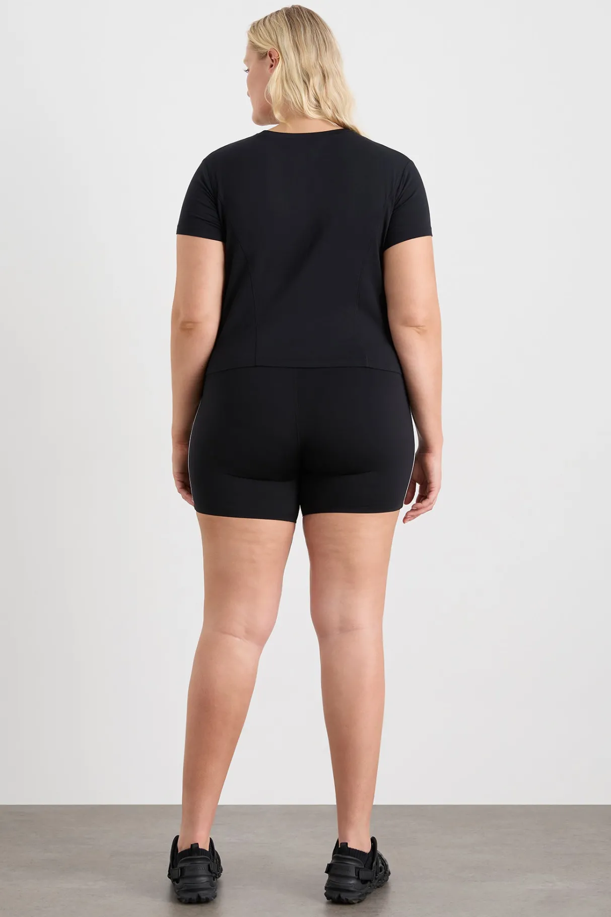 active_tee__12-1.webp Discount Aje ATHLETICA Active Tee 195 Black