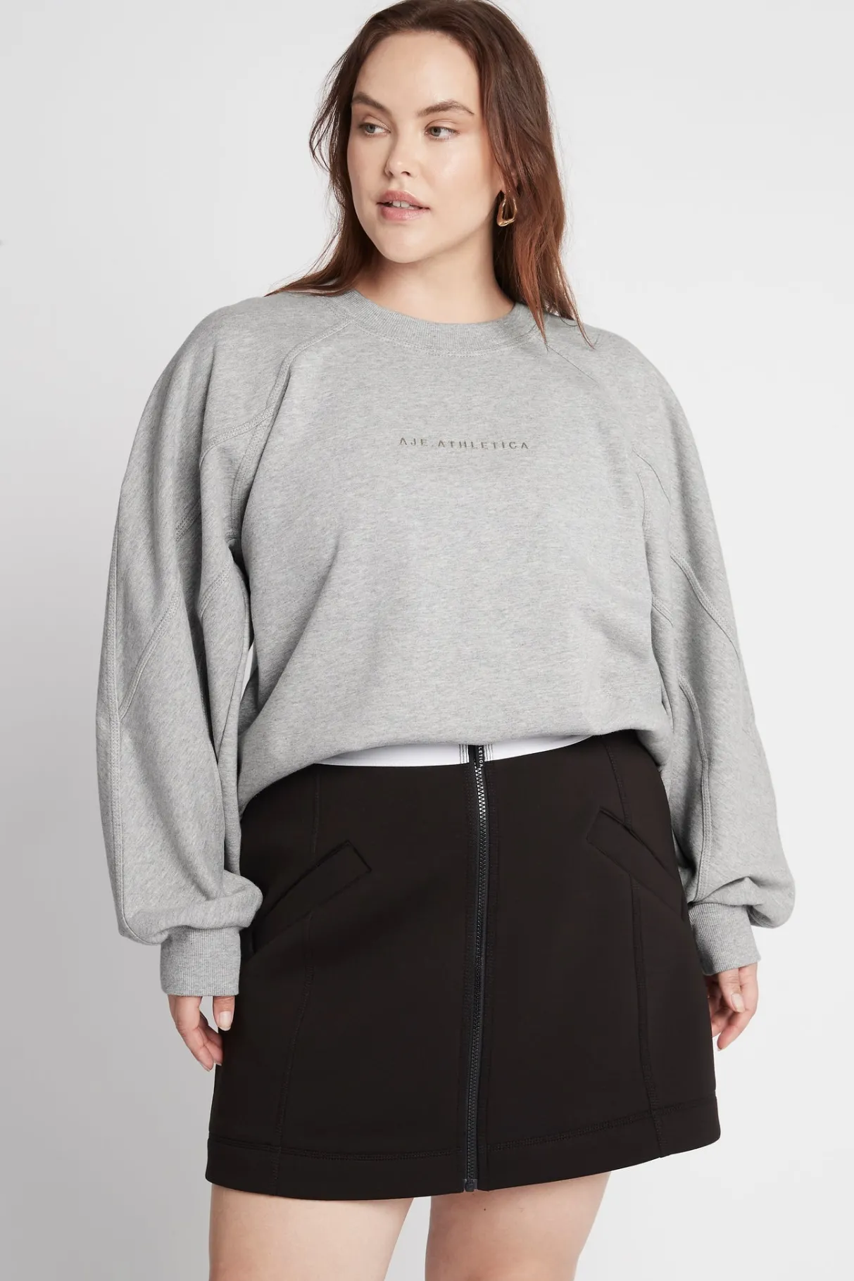 all_rounder_logo_crew_jumper__11.webp Flash Sale Aje ATHLETICA All Rounder Logo Crew Jumper 410 Grey Marle