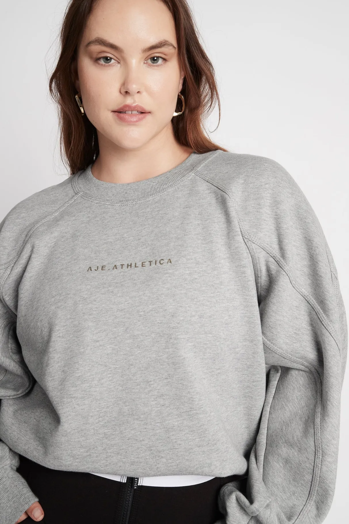 all_rounder_logo_crew_jumper__13.webp Flash Sale Aje ATHLETICA All Rounder Logo Crew Jumper 410 Grey Marle