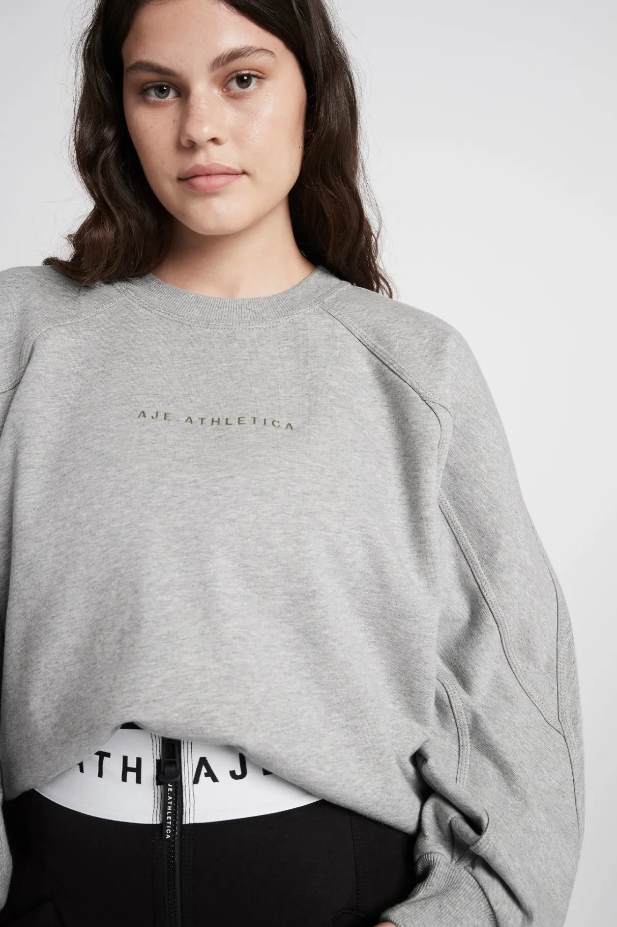 all_rounder_logo_crew_jumper__8.webp Flash Sale Aje ATHLETICA All Rounder Logo Crew Jumper 410 Grey Marle
