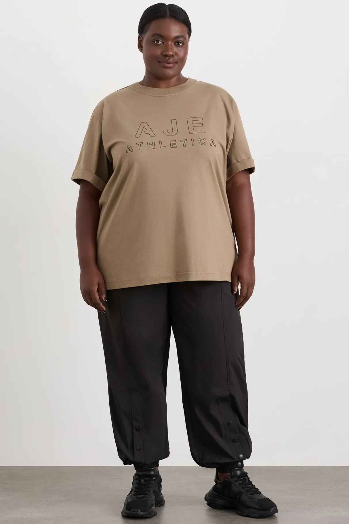 block_logo_boyfriend_tee__10.webp Clearance Aje ATHLETICA Block Logo Boyfriend Tee 102 Soft Khaki/Black