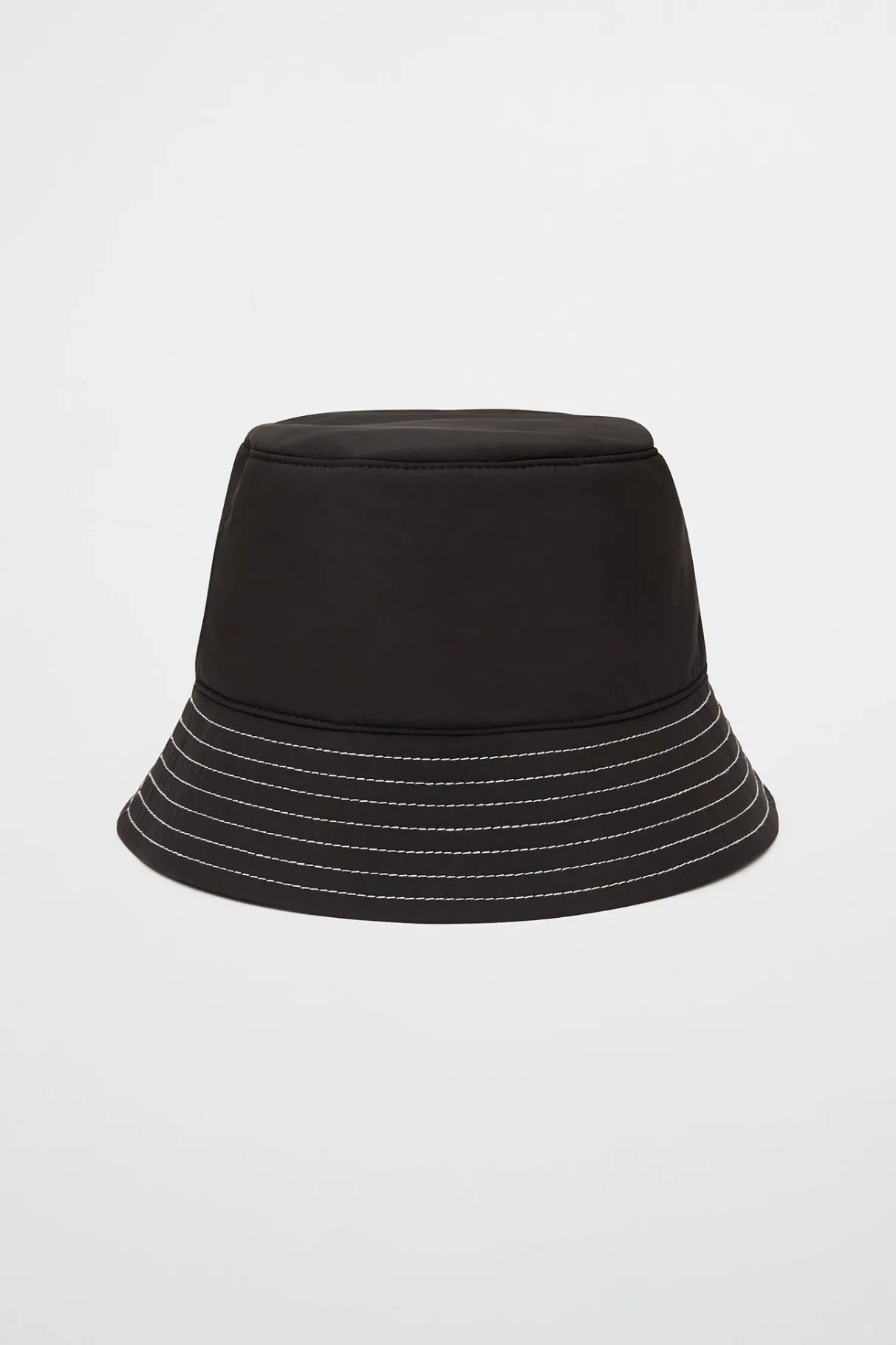 bold_spray_bucket_hat__4.webp Flash Sale Aje ATHLETICA Bold Spray Bucket Hat 979 Black/White