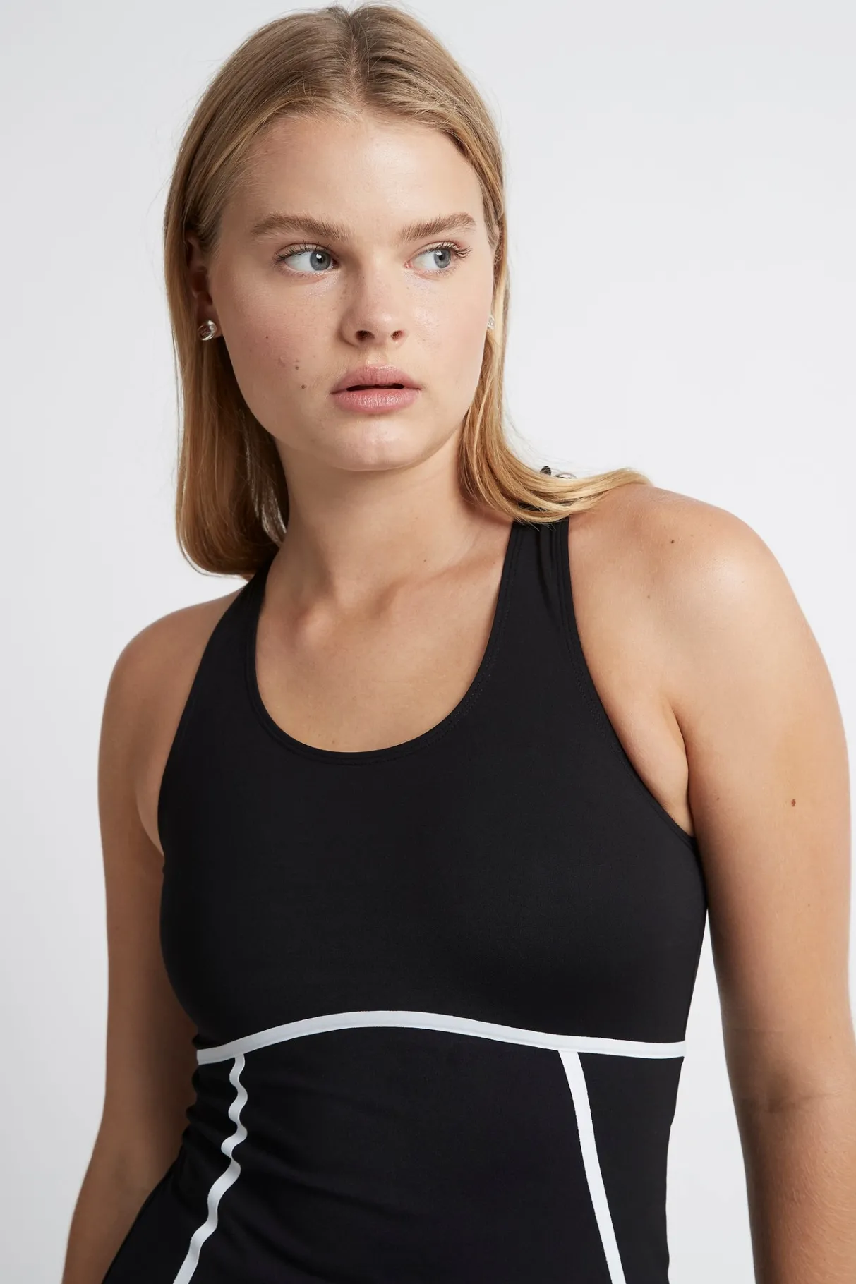 bonded_seam_training_tank__2.webp Shop Aje ATHLETICA Bonded Seam Training Tank 115 Black/White