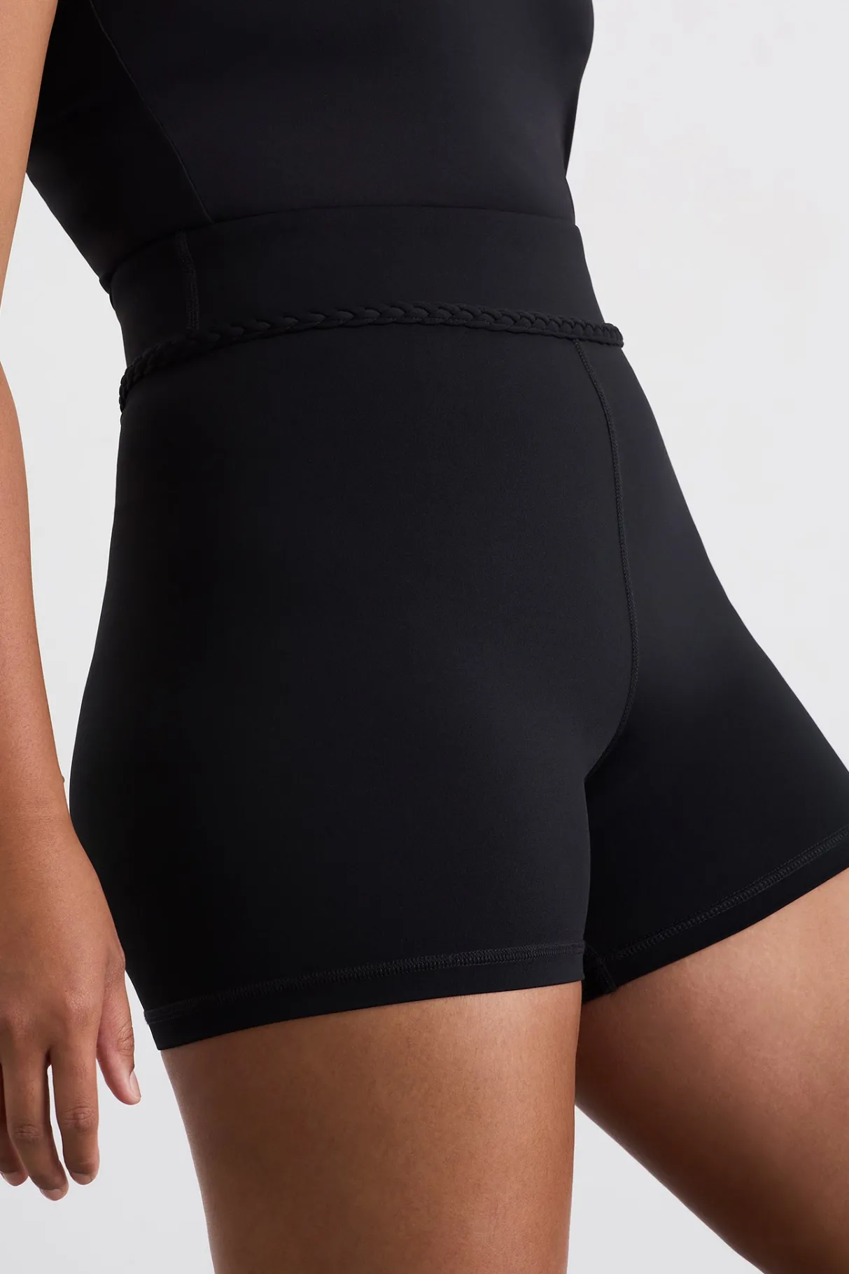 braided_shorts__6-2.webp Flash Sale Aje ATHLETICA Braided Shorts 630 Black