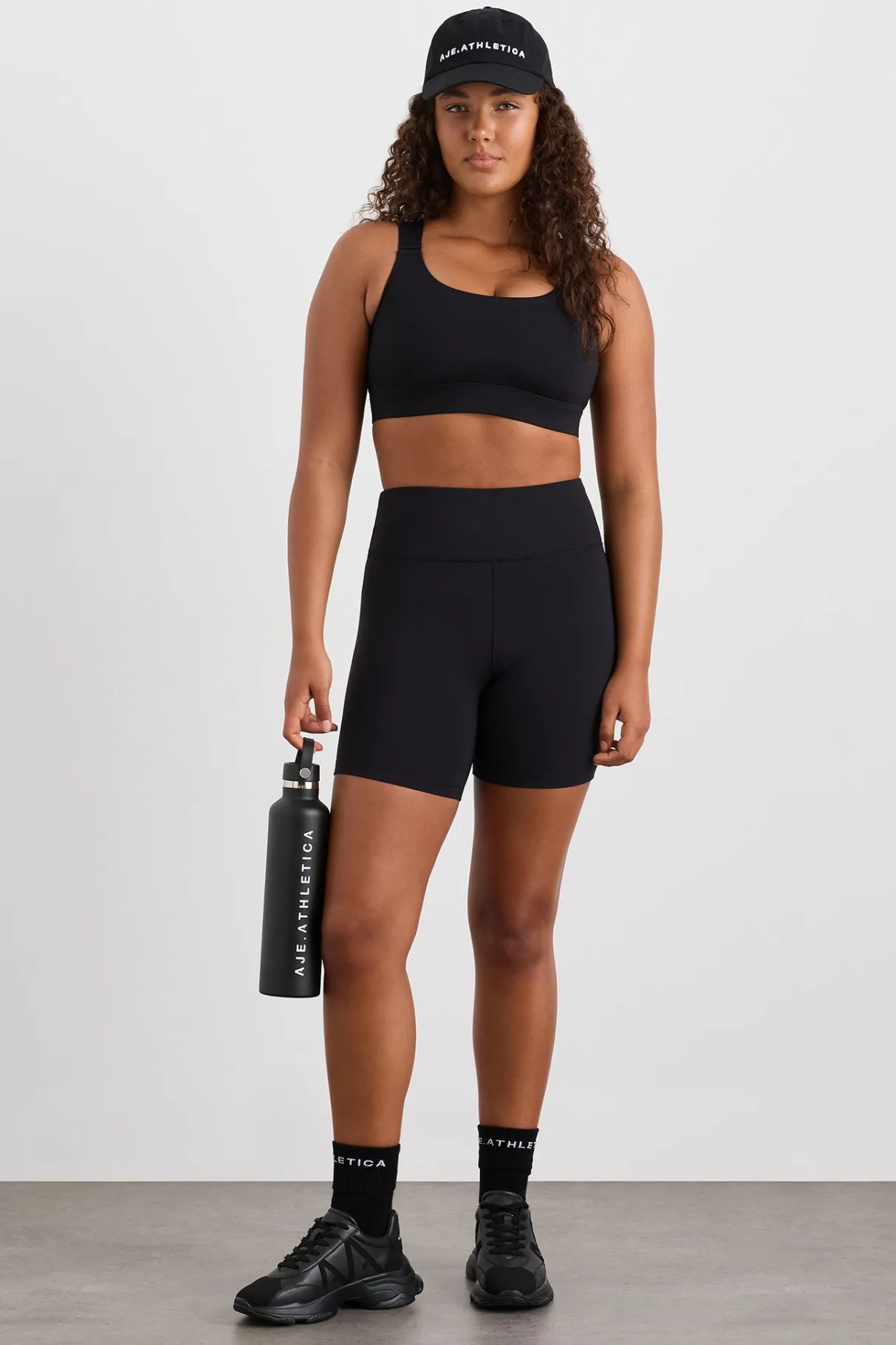 classic_logo_drink_bottle__2-2.webp Flash Sale Aje ATHLETICA Classic Logo Drink Bottle 907 Black/White