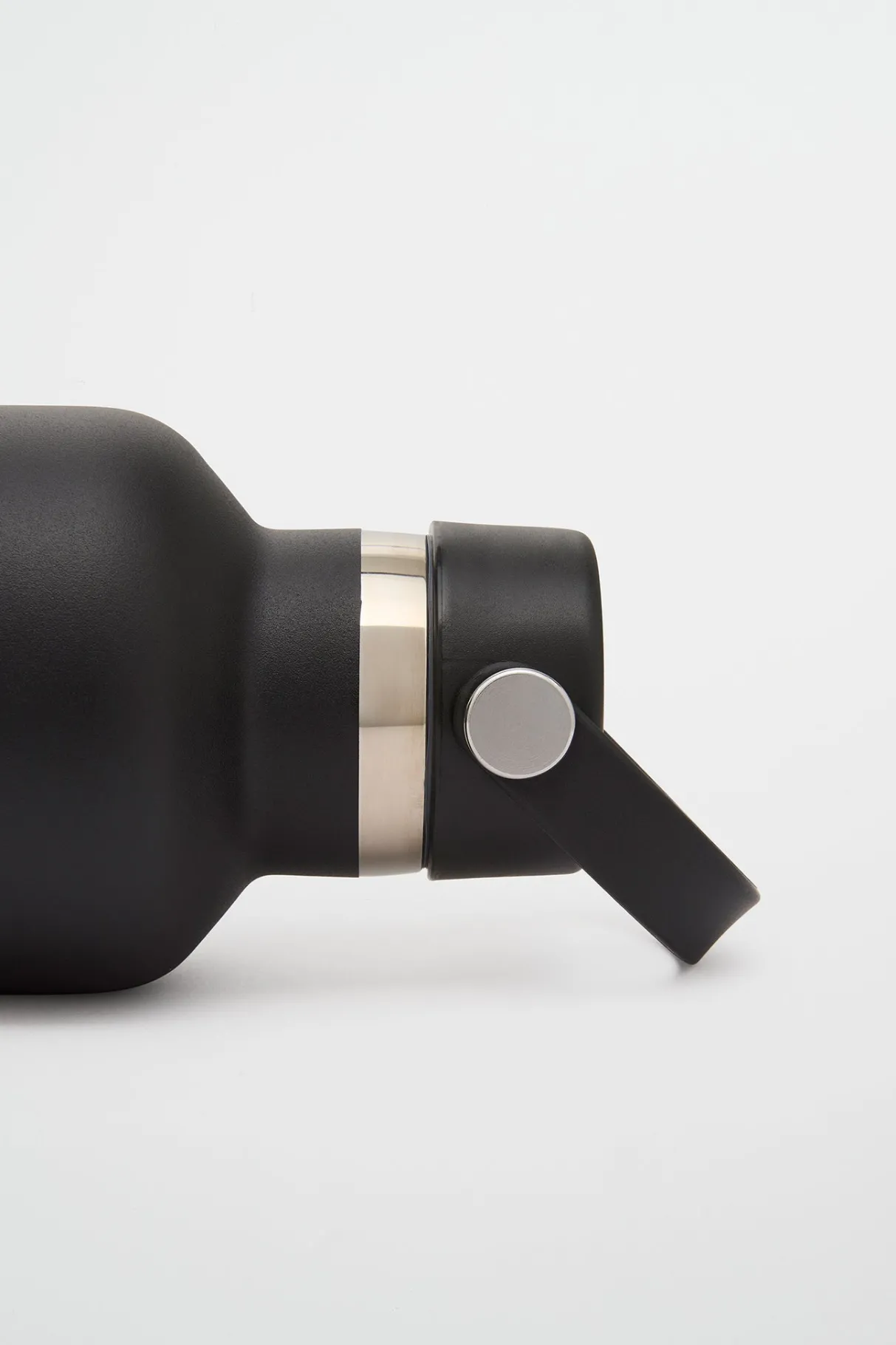 classic_logo_drink_bottle__4-1.webp Flash Sale Aje ATHLETICA Classic Logo Drink Bottle 907 Black/White