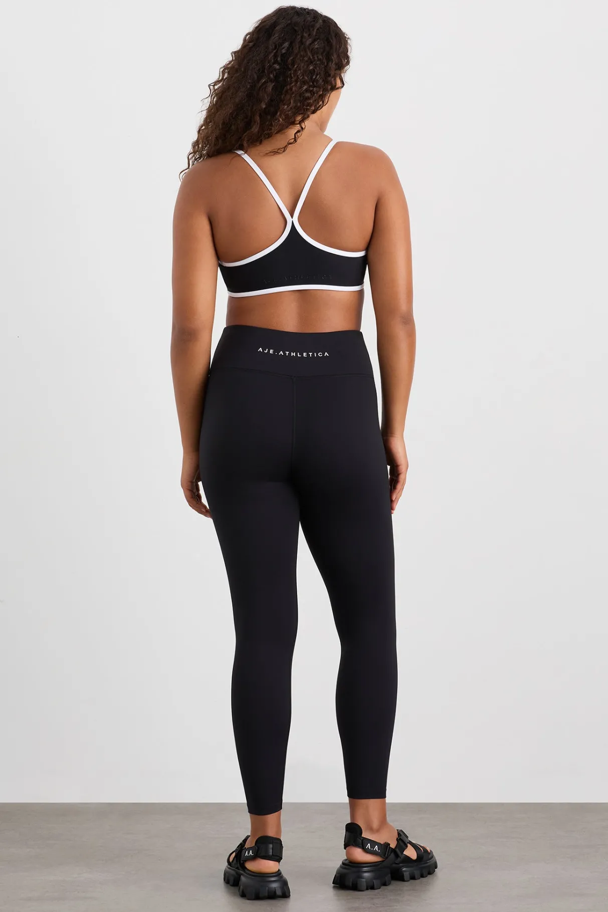 contrast_bind_sports_bra__8.webp Store Aje ATHLETICA Contrast Bind Sports Bra 307 Black/White
