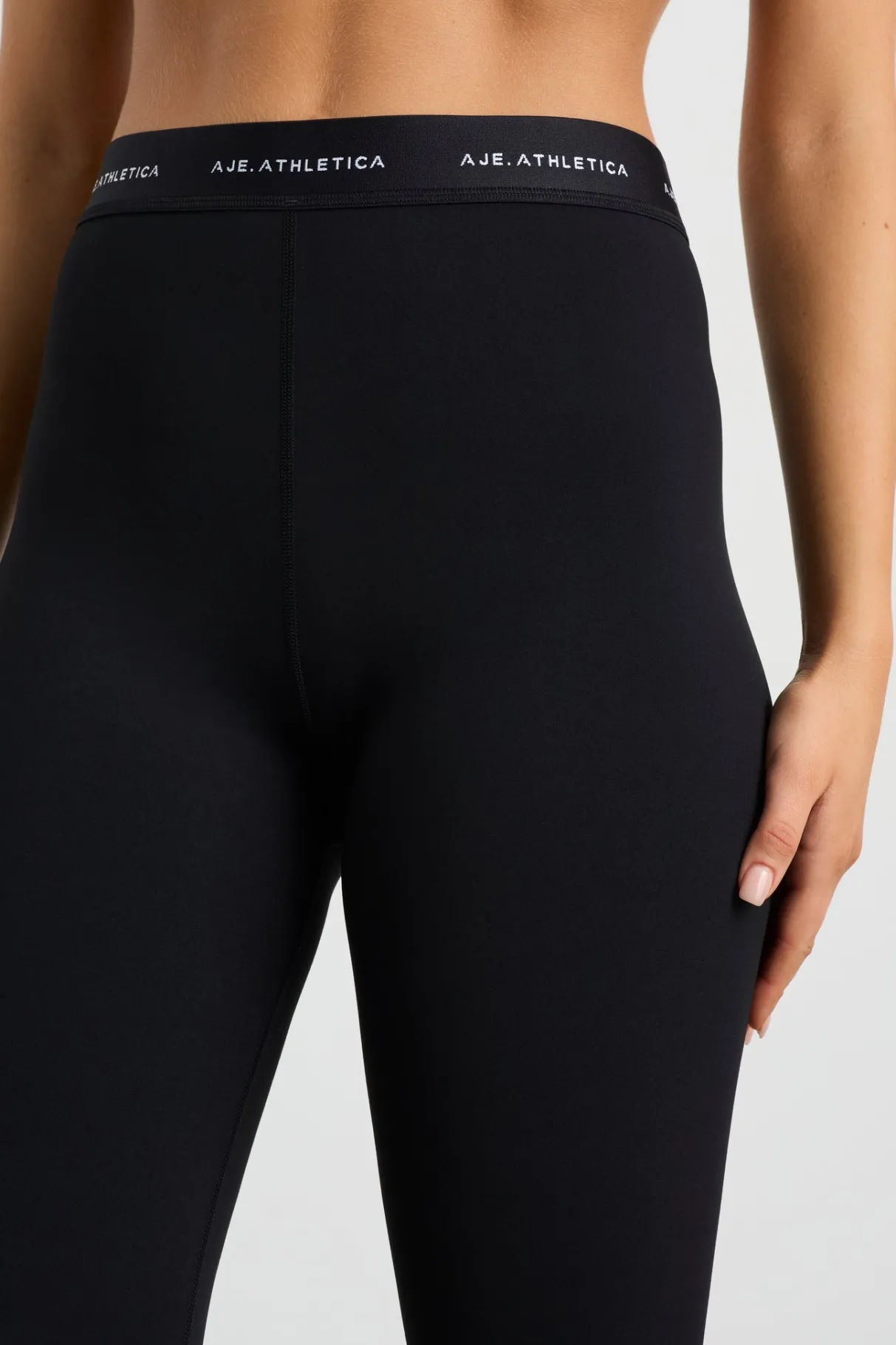contrast_logo__legging__3.webp Clearance Aje ATHLETICA Contrast Logo 7/8 Legging 203 Black/White