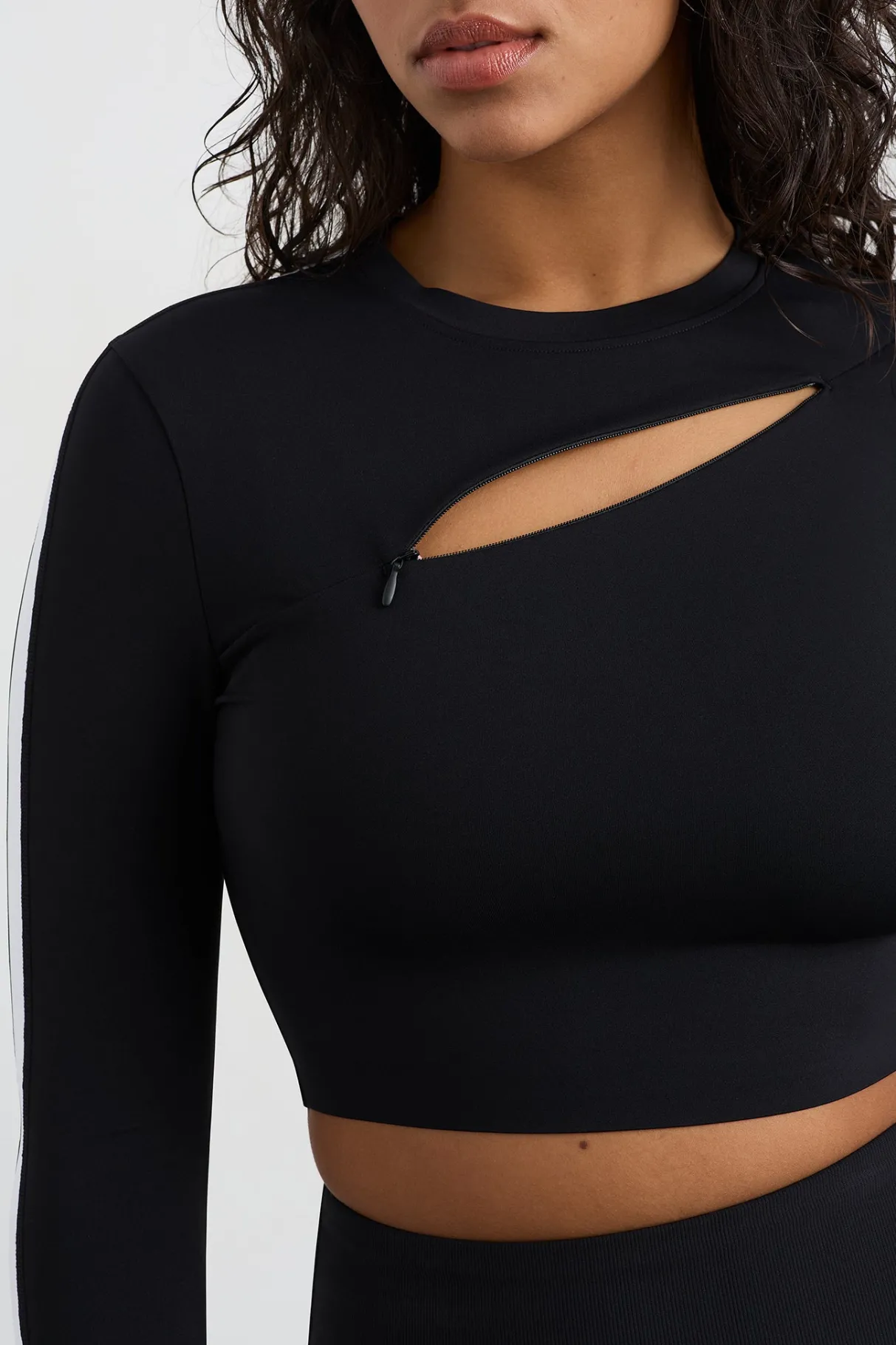contrast_long_sleeve_crop_top__8.webp Discount Aje ATHLETICA Contrast Long Sleeve Crop Top 389 Black/White