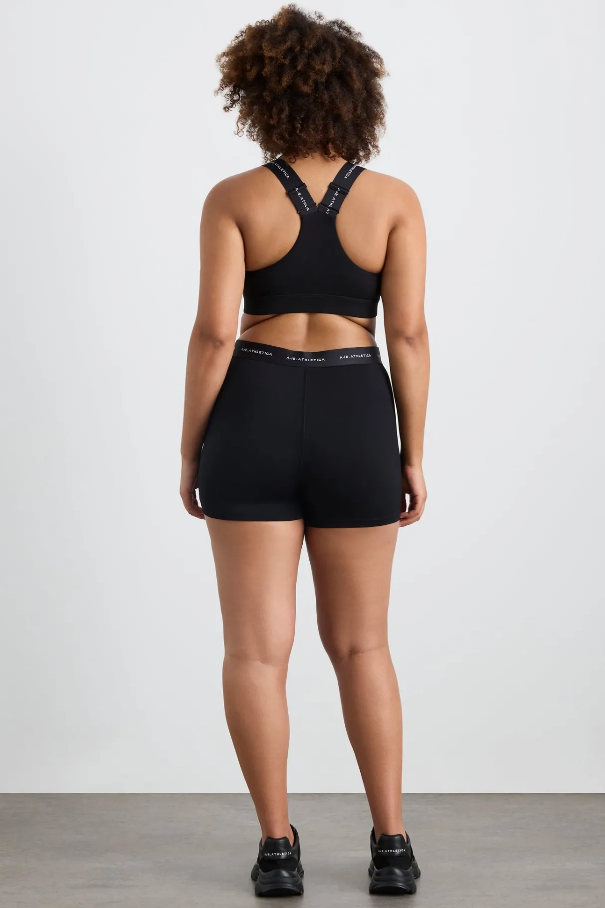 contrast_zip_sports_bra__12.webp Discount Aje ATHLETICA Contrast Zip Sports Bra 304 Black/White