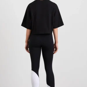 Hot Aje ATHLETICA Crop Panel Tee 105 Black
