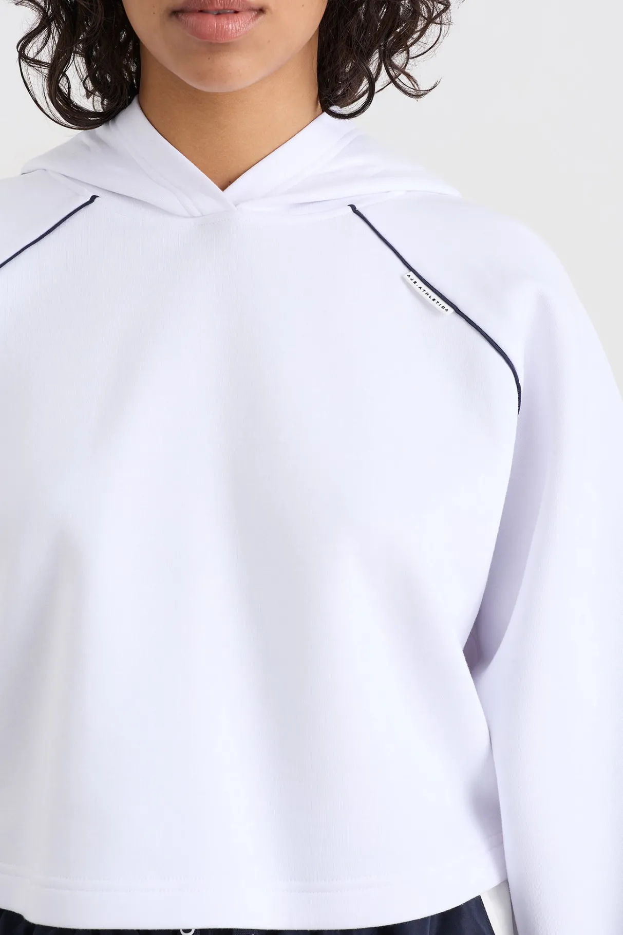 cropped_contrast_hoodie__7.webp Online Aje ATHLETICA Cropped Contrast Hoodie 405 White