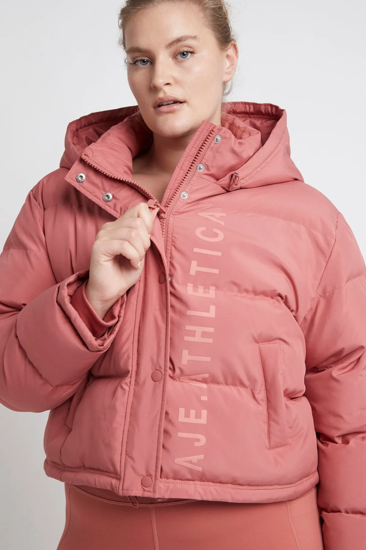 cropped_puffer_jacket__12.webp Hot Aje ATHLETICA Cropped Puffer Jacket 001 Dusty Rose