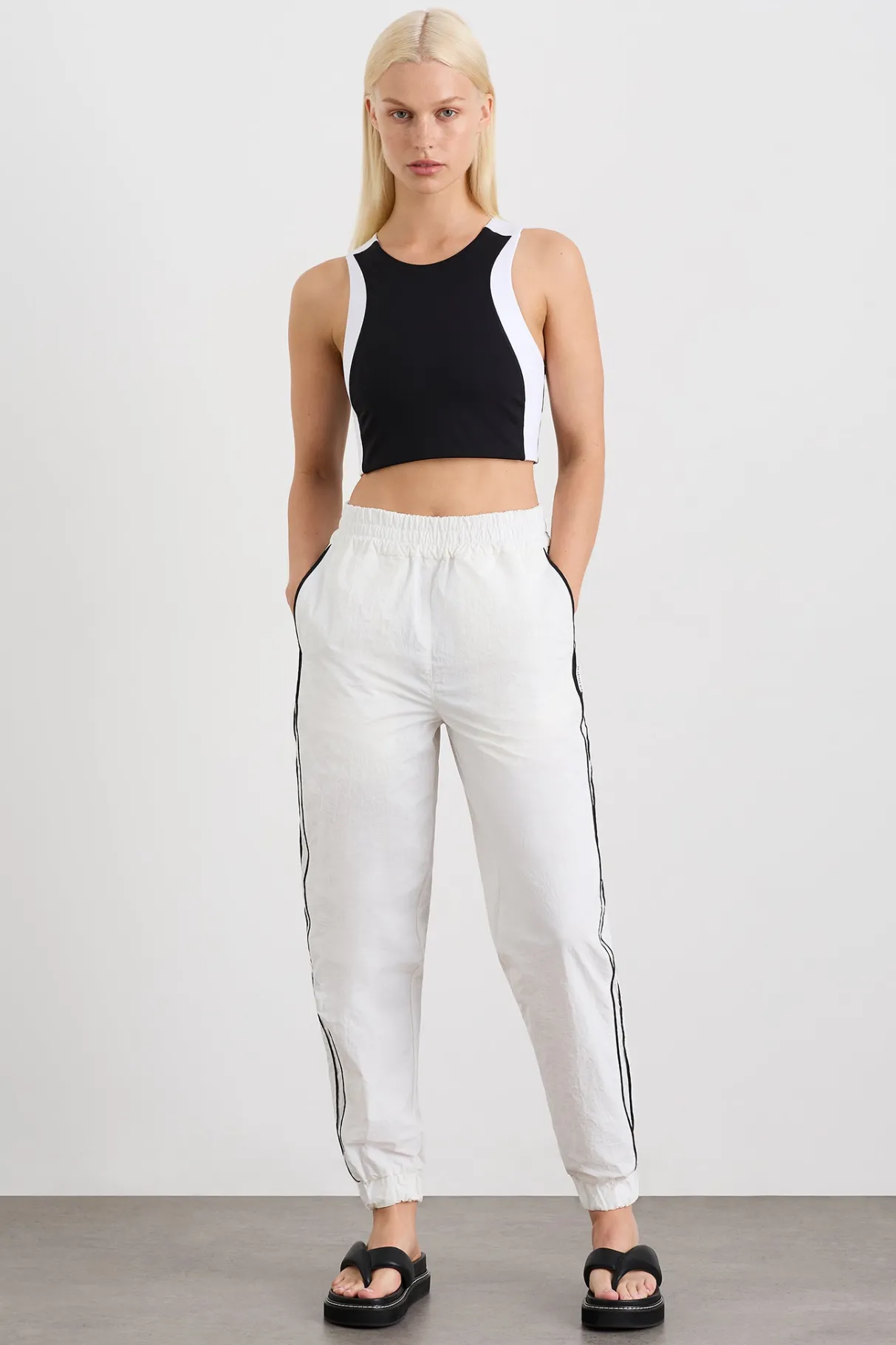 cross_back_crop_top__2-1.webp Outlet Aje ATHLETICA Cross Back Crop Top 311 Black