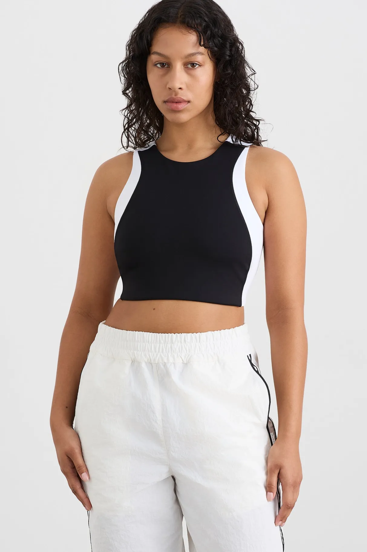 cross_back_crop_top__5-1.webp Outlet Aje ATHLETICA Cross Back Crop Top 311 Black