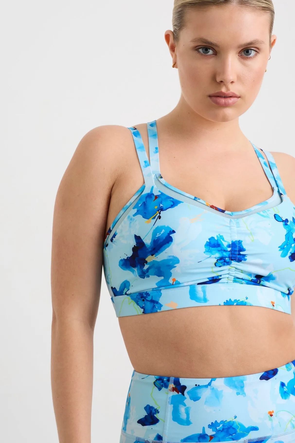 double_layer_crossback_bra__6-1.webp Clearance Aje ATHLETICA Double Layer Crossback Bra 350 Expressive Floral