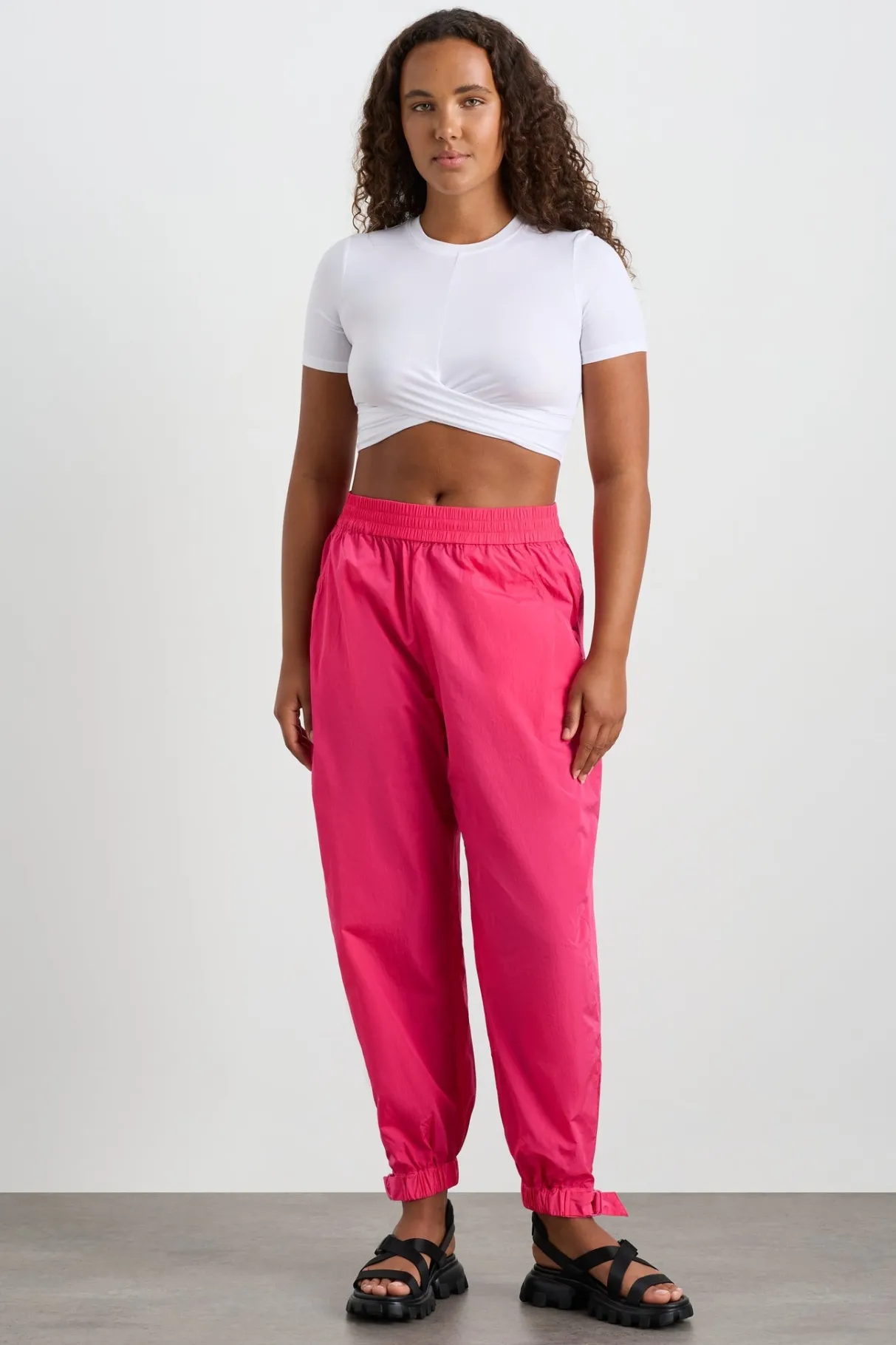 elasticated_spray_pant__6.webp Outlet Aje ATHLETICA Elasticated Spray Pant 517 Made You Blush