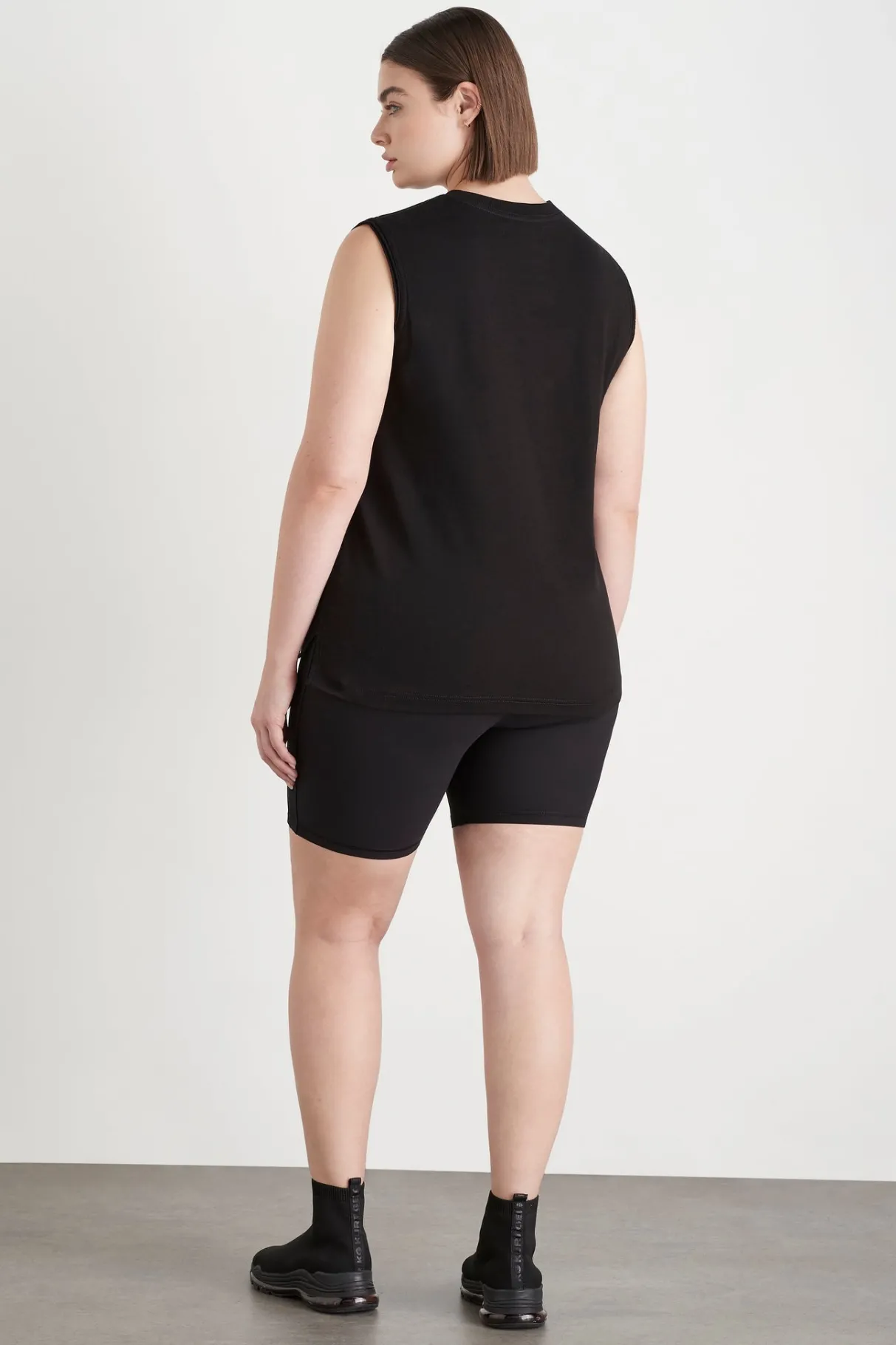 embossed_classic_logo_tank__14.webp Cheap Aje ATHLETICA Embossed Classic Logo Tank 101 Black