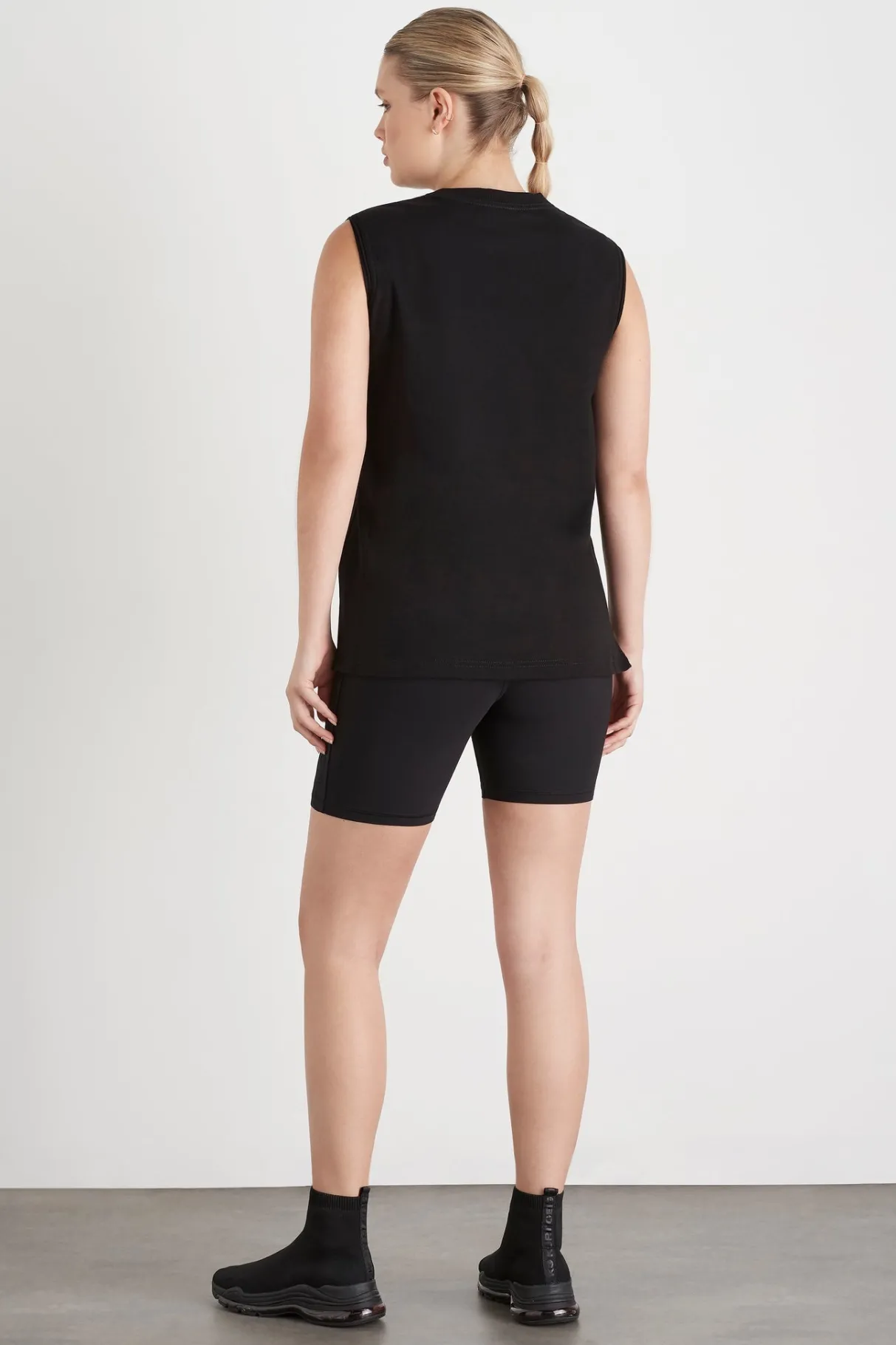 embossed_classic_logo_tank__9-1.webp Cheap Aje ATHLETICA Embossed Classic Logo Tank 101 Black