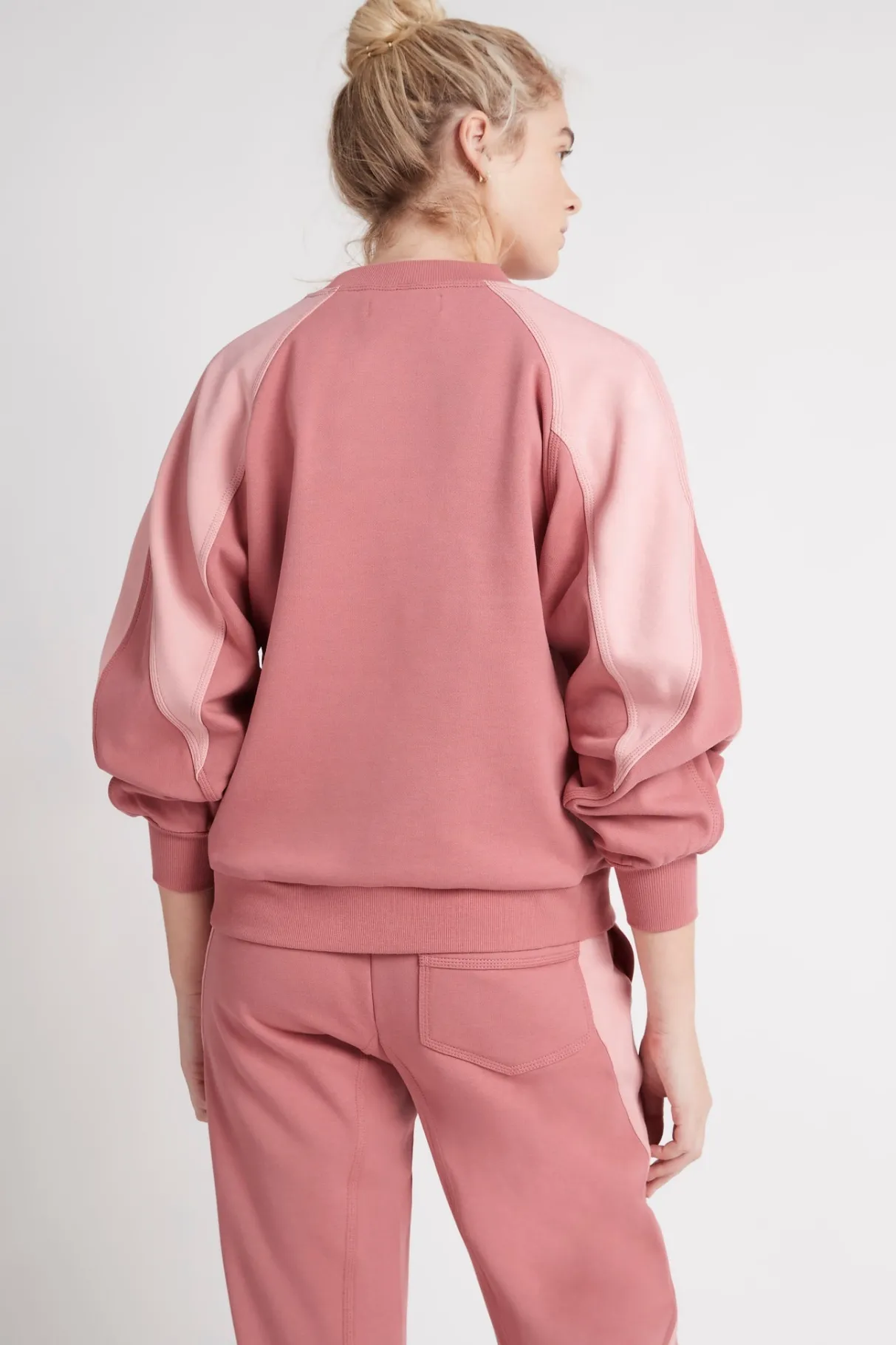 embossed_signature_logo_crew_jumper__4-1.webp Best Aje ATHLETICA Embossed Signature Logo Crew Jumper 410 Rose Pink/Rose Quartz