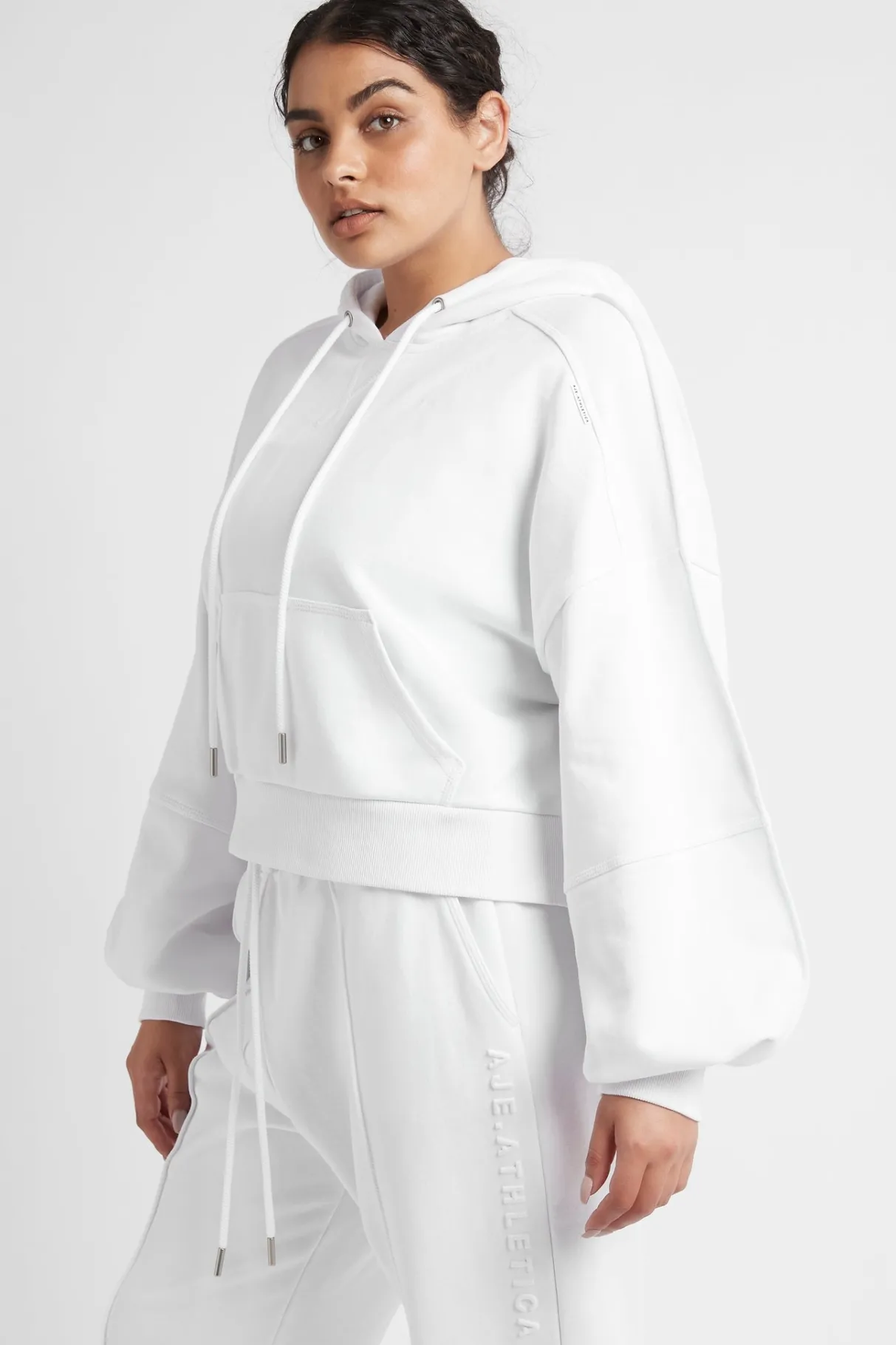 essential_cropped_hoodie__13.webp Discount Aje ATHLETICA Essential Cropped Hoodie 405 White