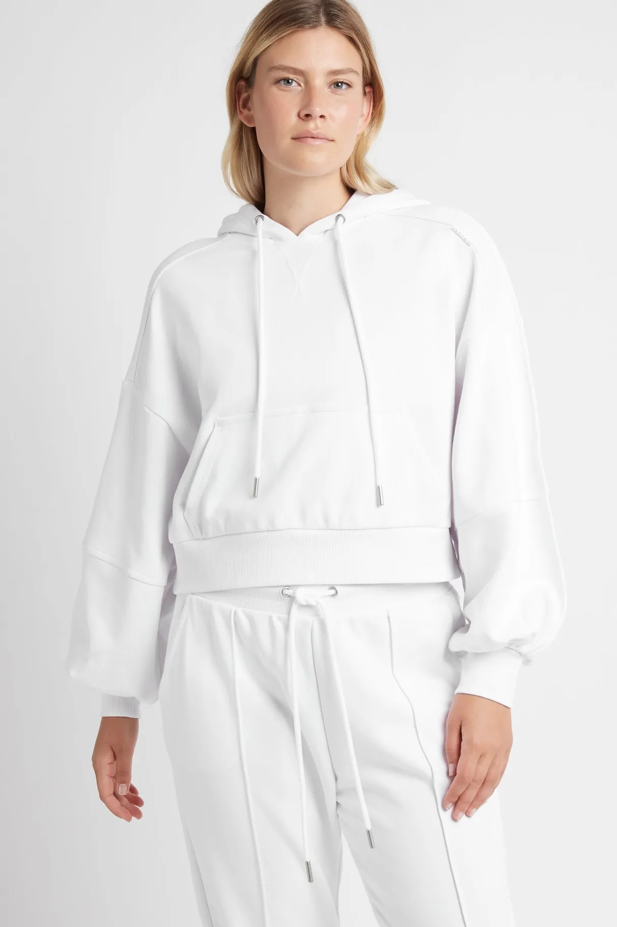 essential_cropped_hoodie__7.webp Discount Aje ATHLETICA Essential Cropped Hoodie 405 White