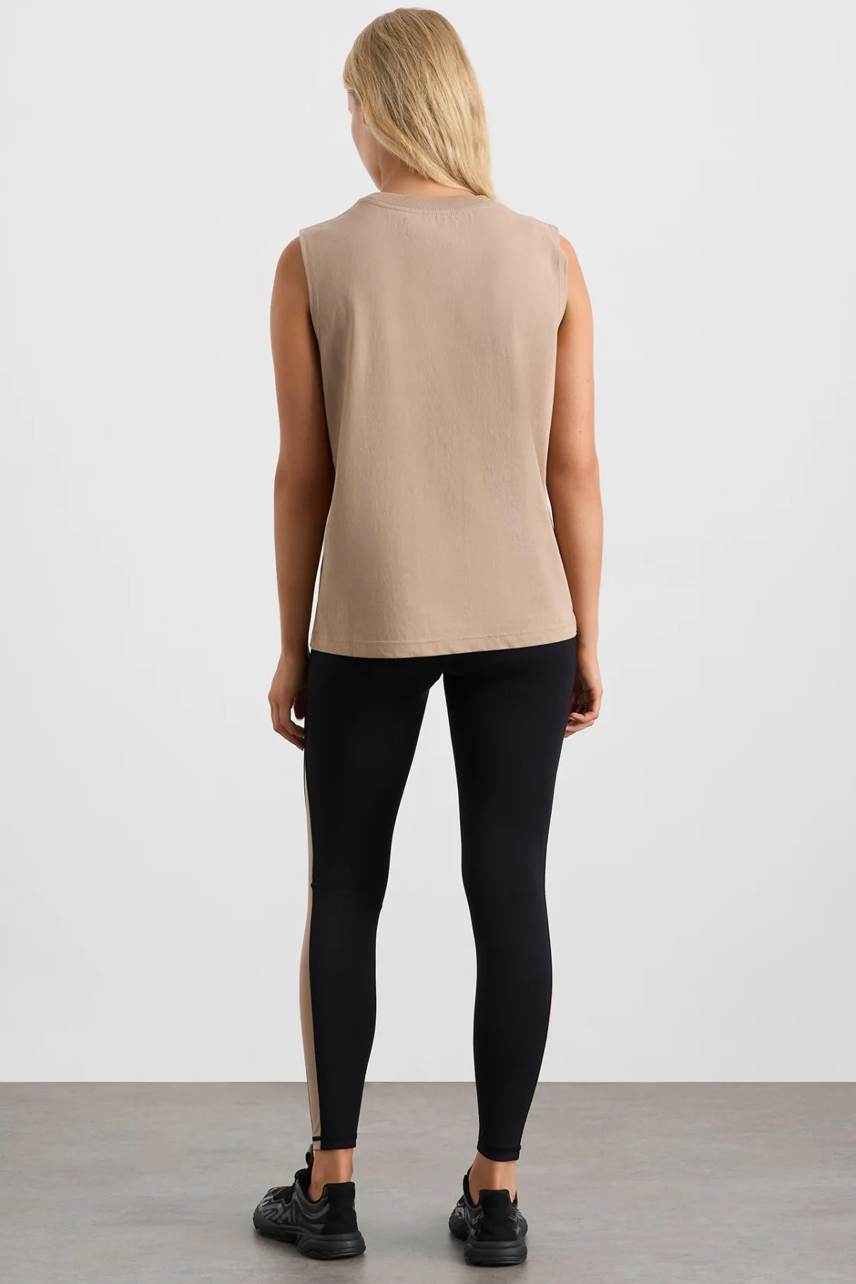 established_logo_long_tank__4.webp Flash Sale Aje ATHLETICA Established Logo Long Tank 155 Dune