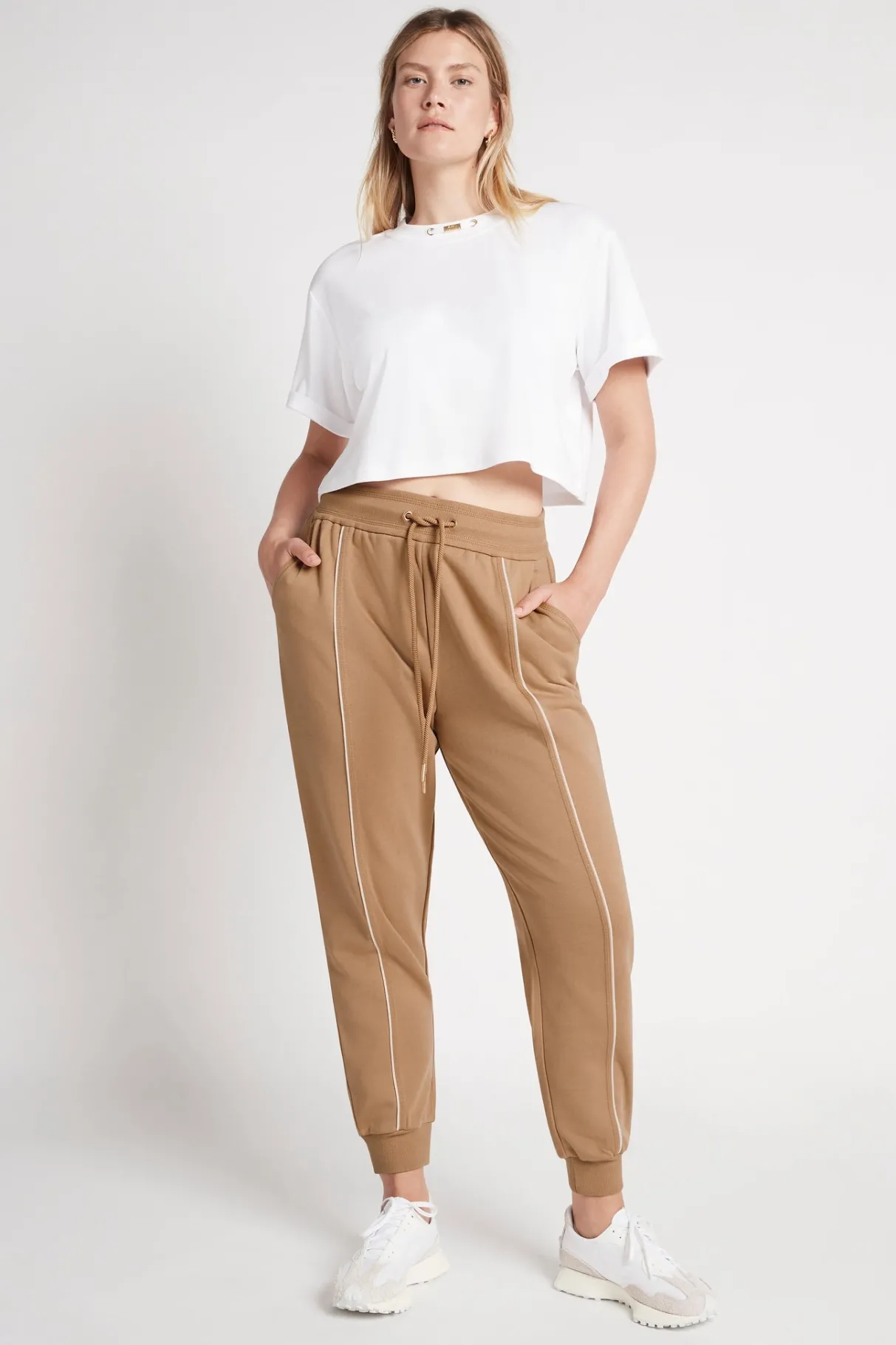 fleece_contrast_piping_trackpants__5.webp Flash Sale Aje ATHLETICA Fleece Contrast Piping Trackpants 504 Beige/Light Ivory