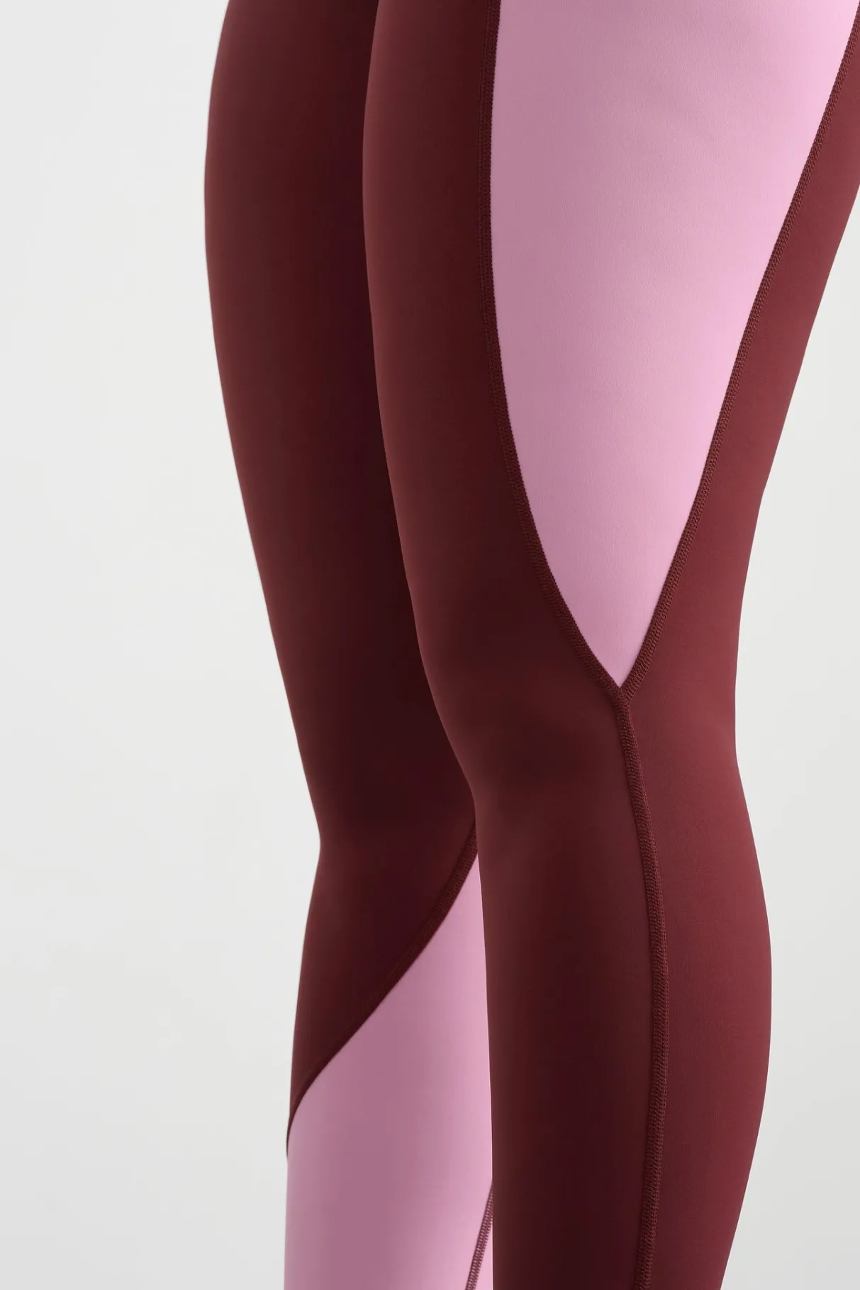 high_rise_colour_block__legging__14.webp Shop Aje ATHLETICA High Rise Colour Block 7/8 Legging 226 Burnt Burgundy/Bonbon Pink