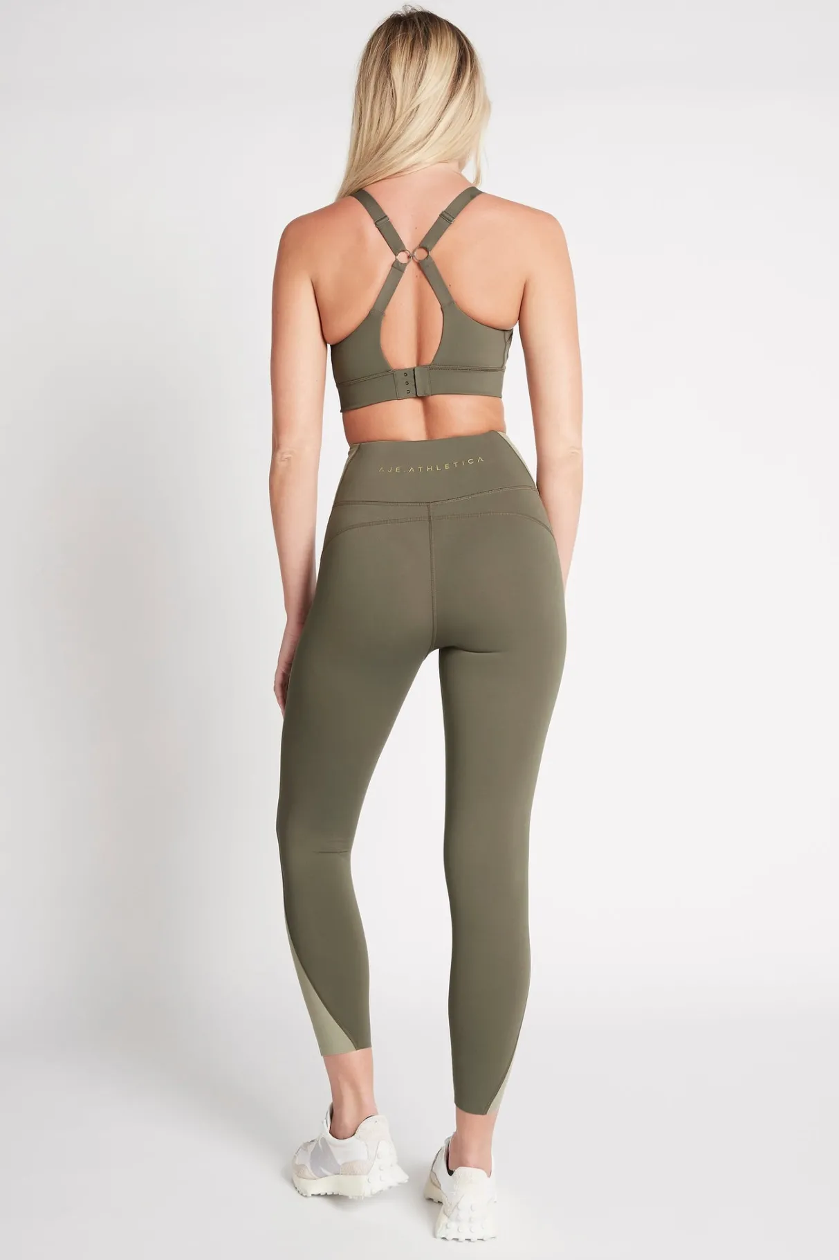 high_rise_signature_logo__legging__3-1.webp Online Aje ATHLETICA High Rise Signature Logo 7/8 Legging 210 Forest Green/Sage