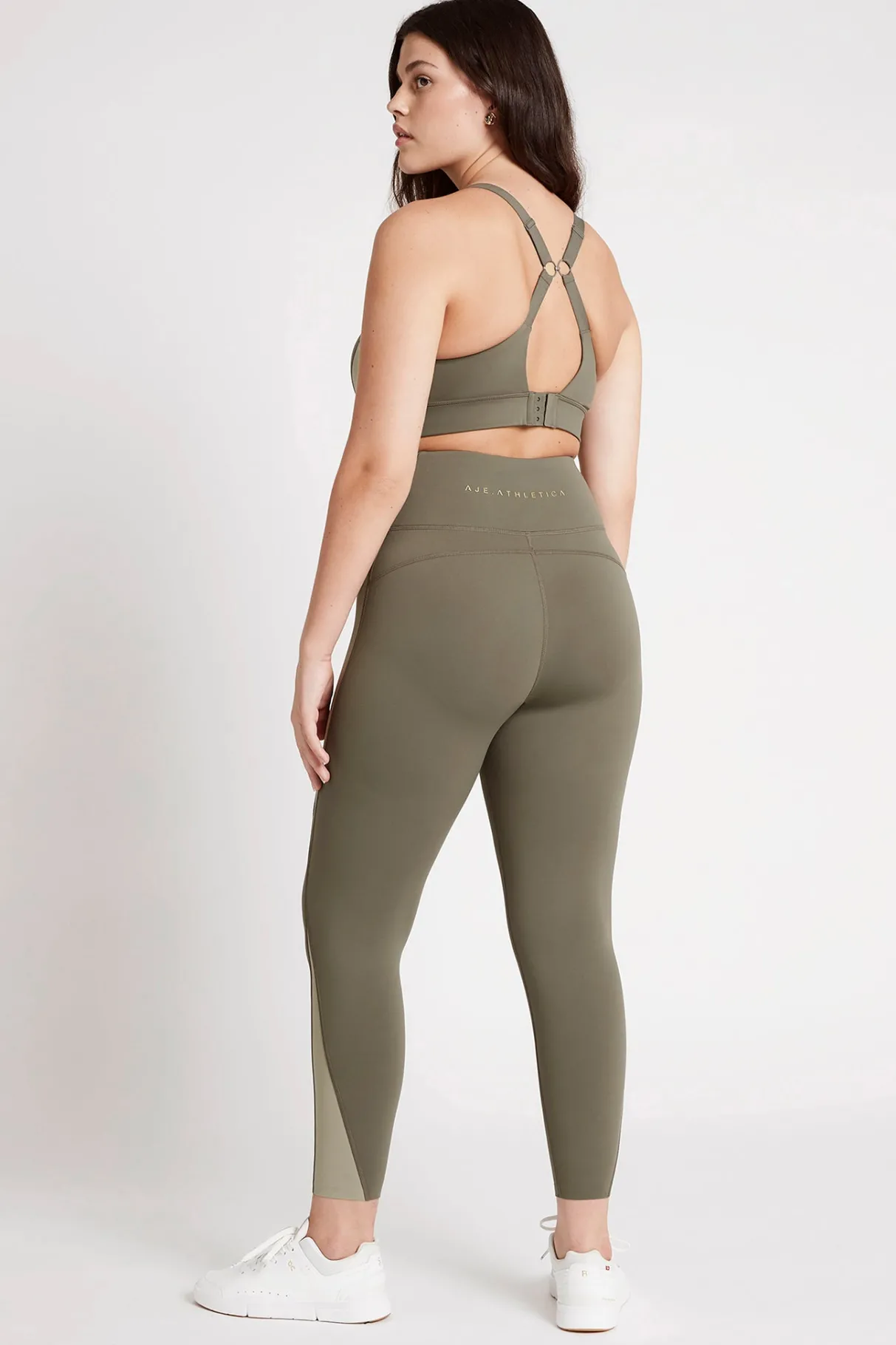 high_rise_signature_logo__legging__8-1.webp Online Aje ATHLETICA High Rise Signature Logo 7/8 Legging 210 Forest Green/Sage