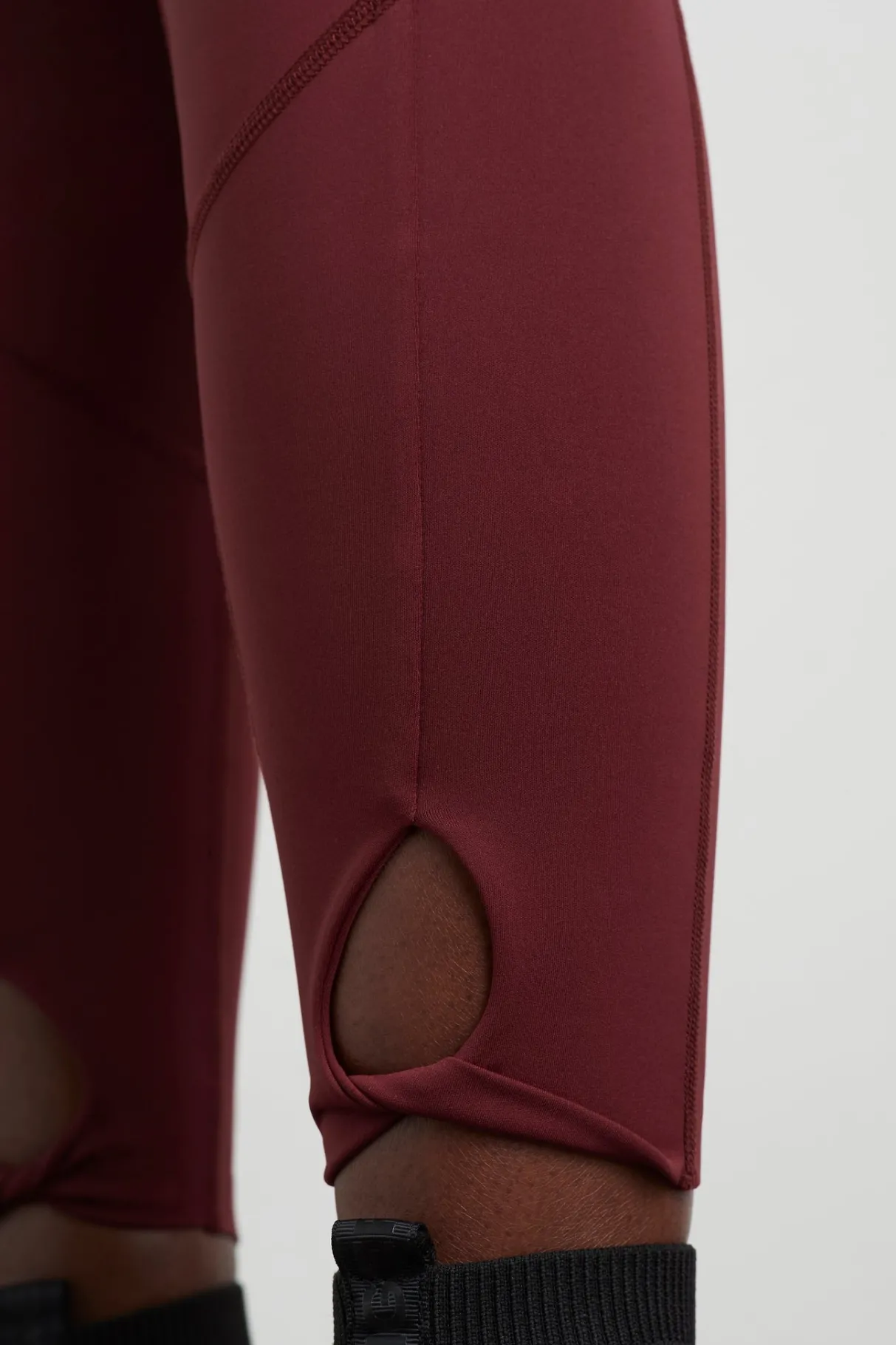 high_rise_twist__legging__8.webp Flash Sale Aje ATHLETICA High Rise Twist 7/8 Legging 223 Burnt Burgundy/Berry
