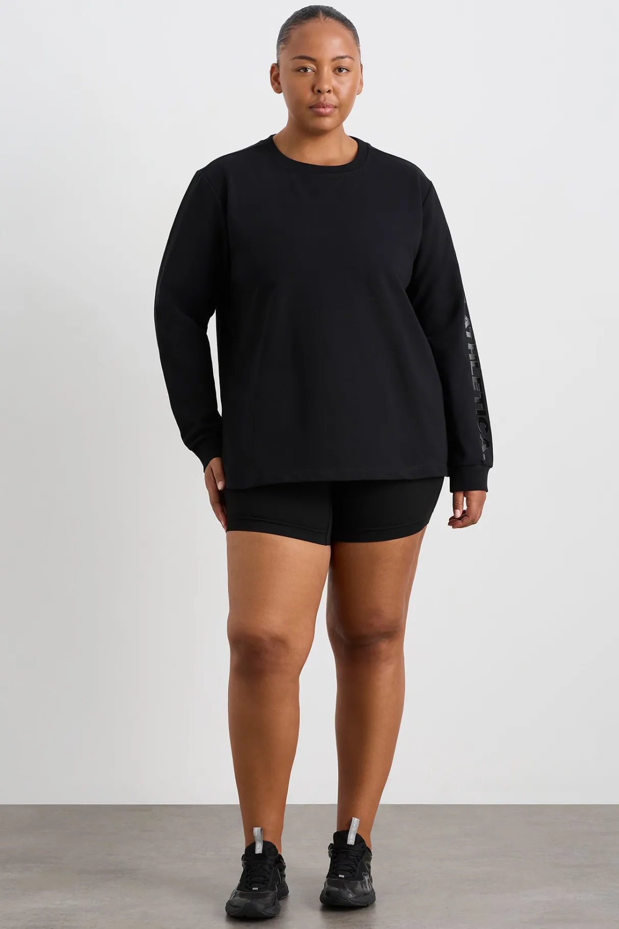light_weight_logo_crew_jumper__10.webp Hot Aje ATHLETICA Light Weight Logo Crew Jumper 127 Black