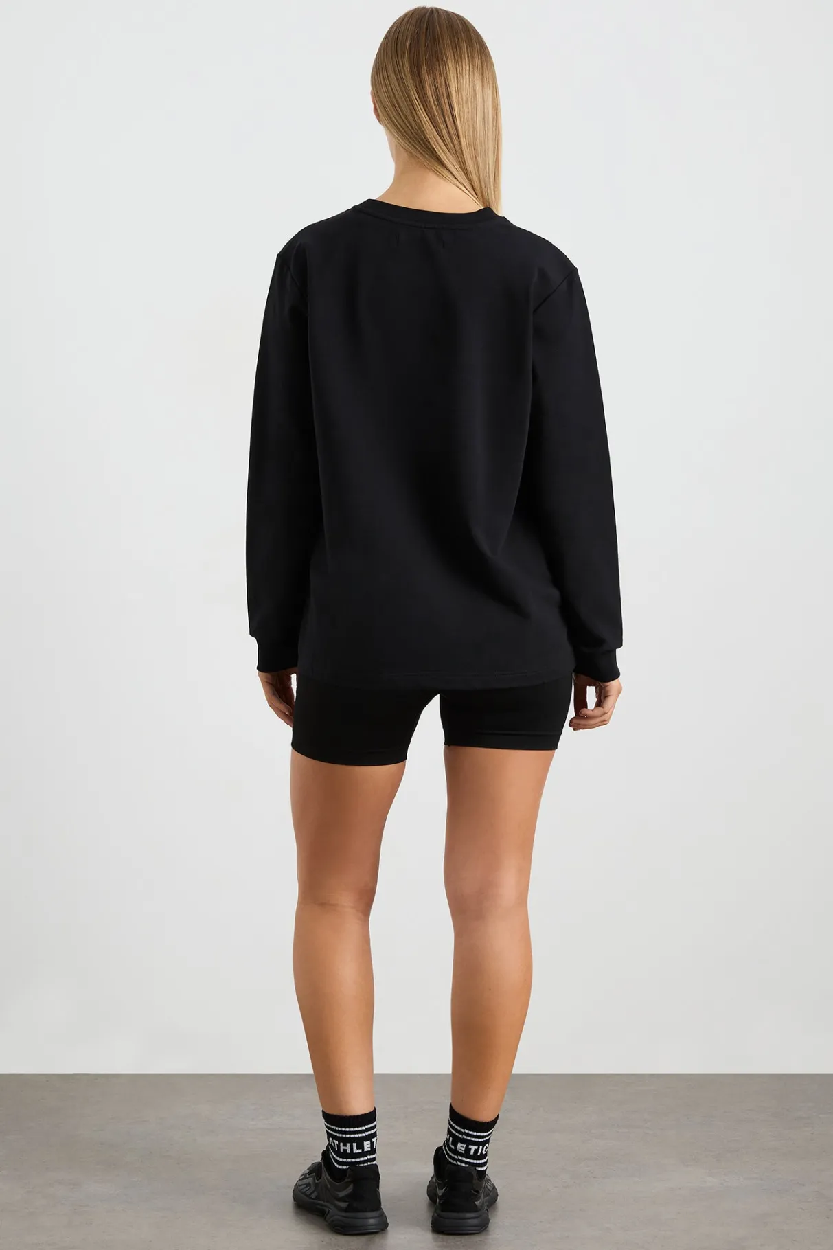 light_weight_logo_crew_jumper__4.webp Hot Aje ATHLETICA Light Weight Logo Crew Jumper 127 Black