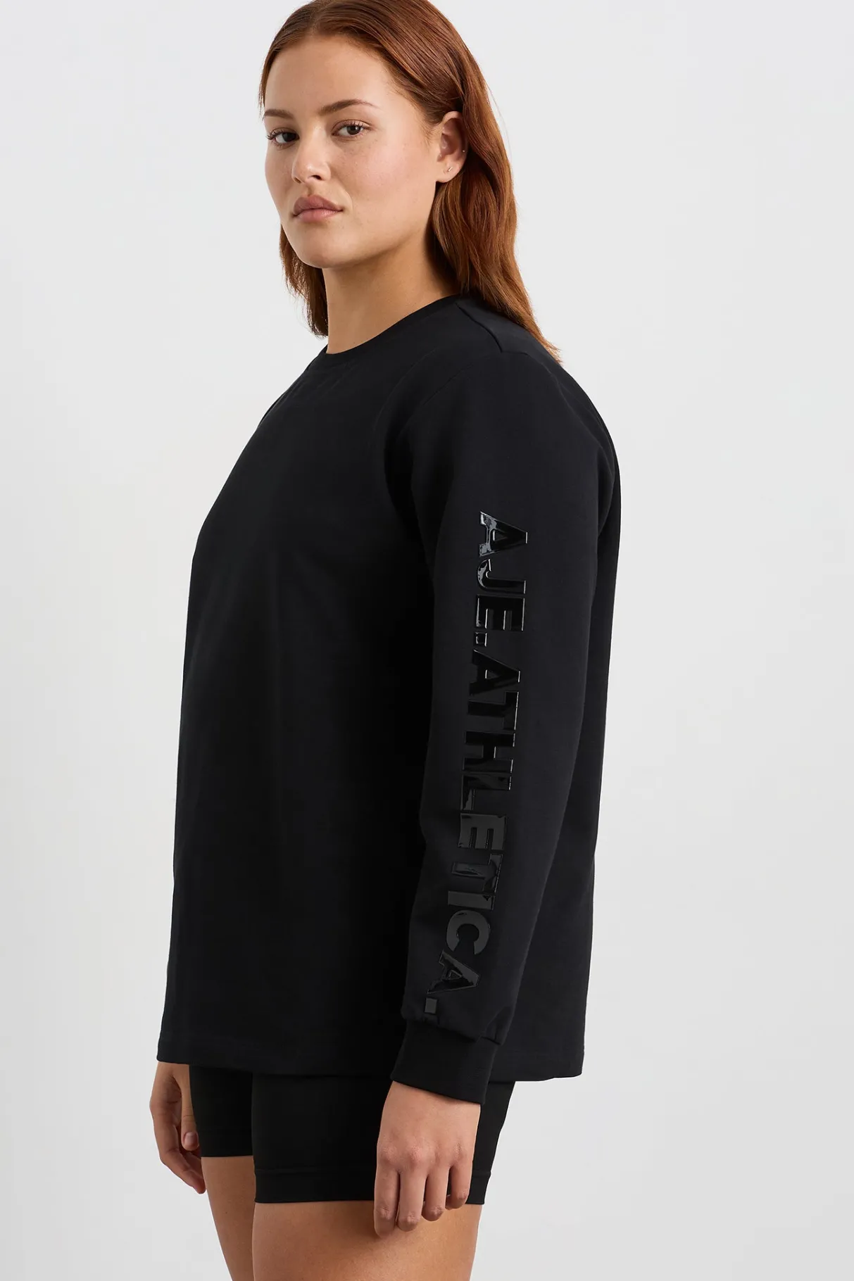 light_weight_logo_crew_jumper__5.webp Hot Aje ATHLETICA Light Weight Logo Crew Jumper 127 Black