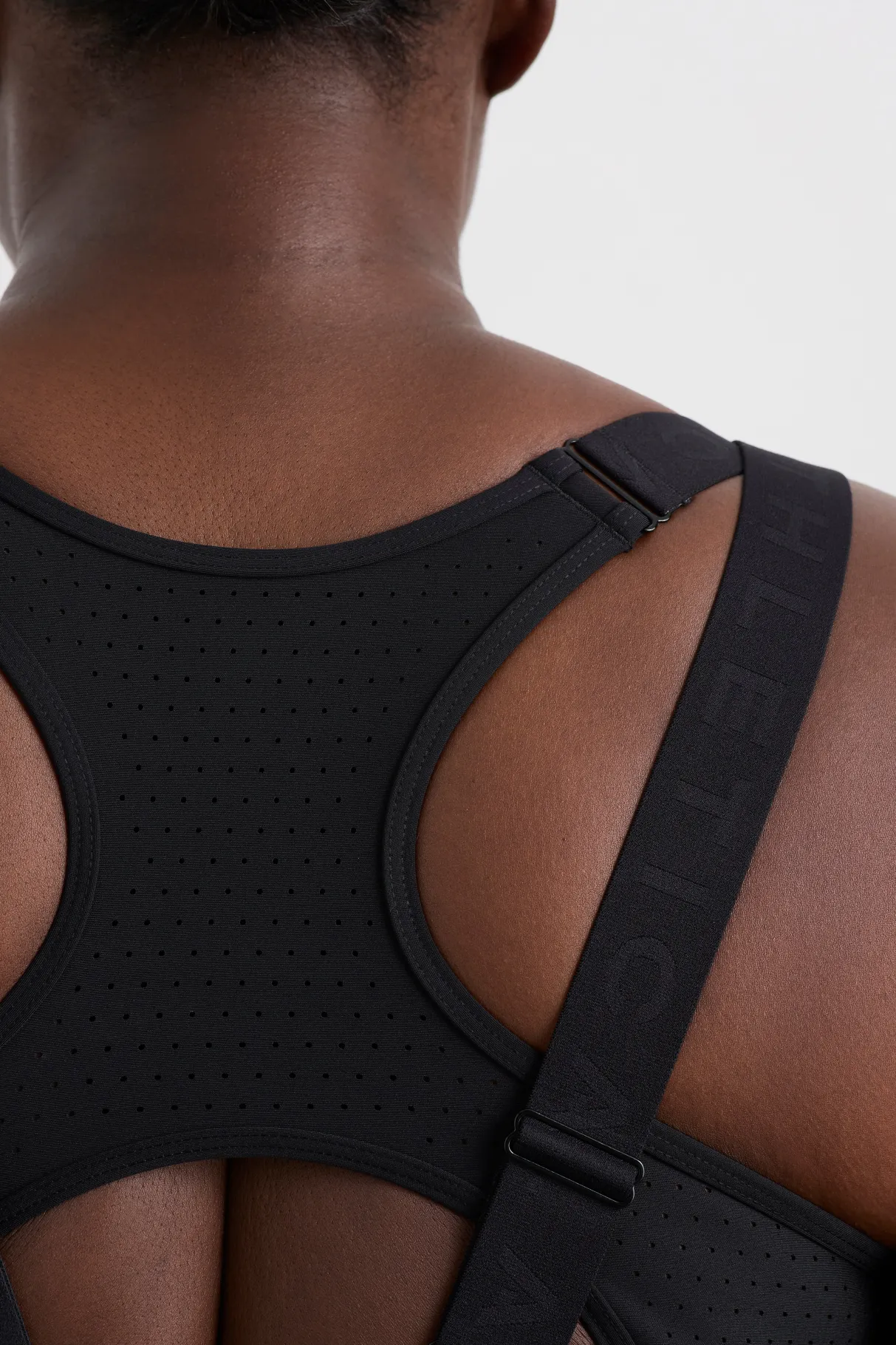 logo_crossback_sports_bra__11.webp Store Aje ATHLETICA Logo Crossback Sports Bra 395 Black