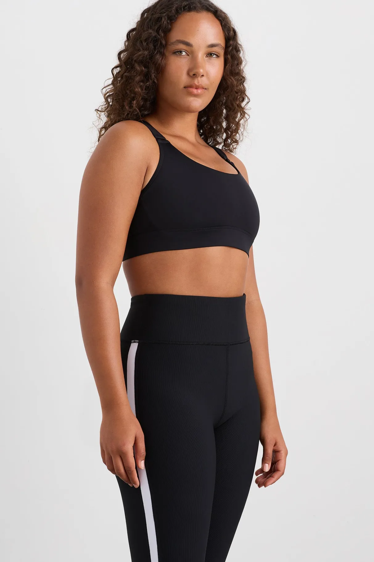 logo_crossback_sports_bra__5.webp Store Aje ATHLETICA Logo Crossback Sports Bra 395 Black