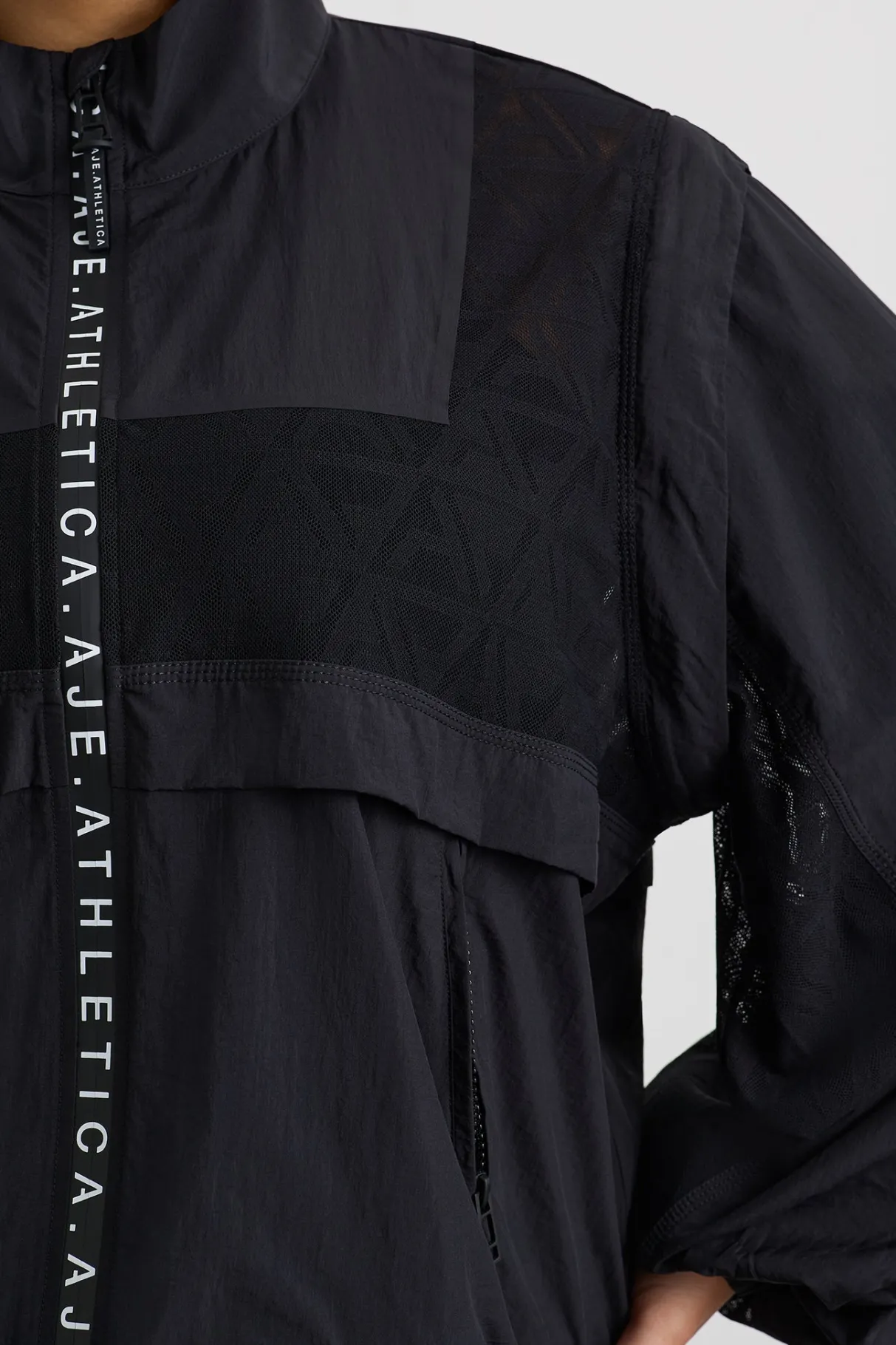 logo_mesh_jacket__15.webp Flash Sale Aje ATHLETICA Logo Mesh Jacket 757 Black