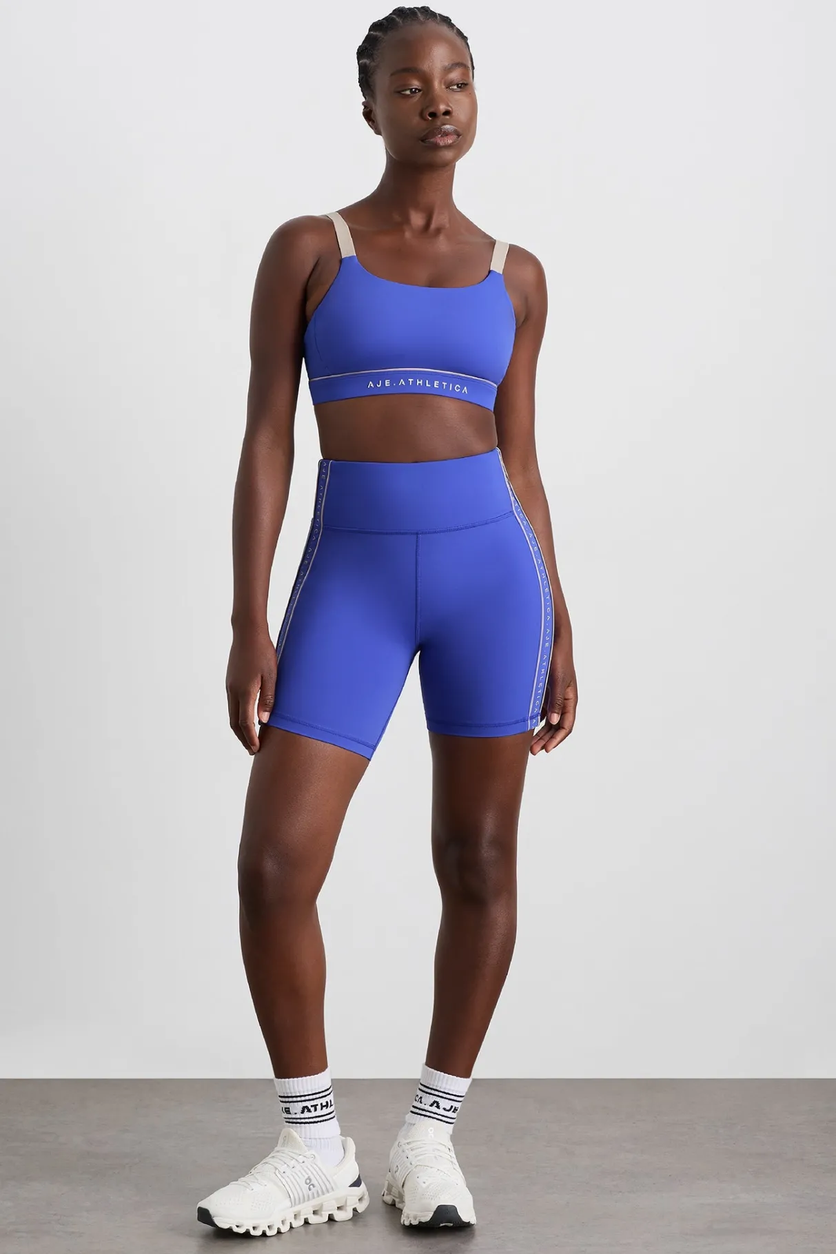 logo_notch_bike_short__0.webp Online Aje ATHLETICA Logo Notch Bike Short 639 Marine Blue Latte Beige