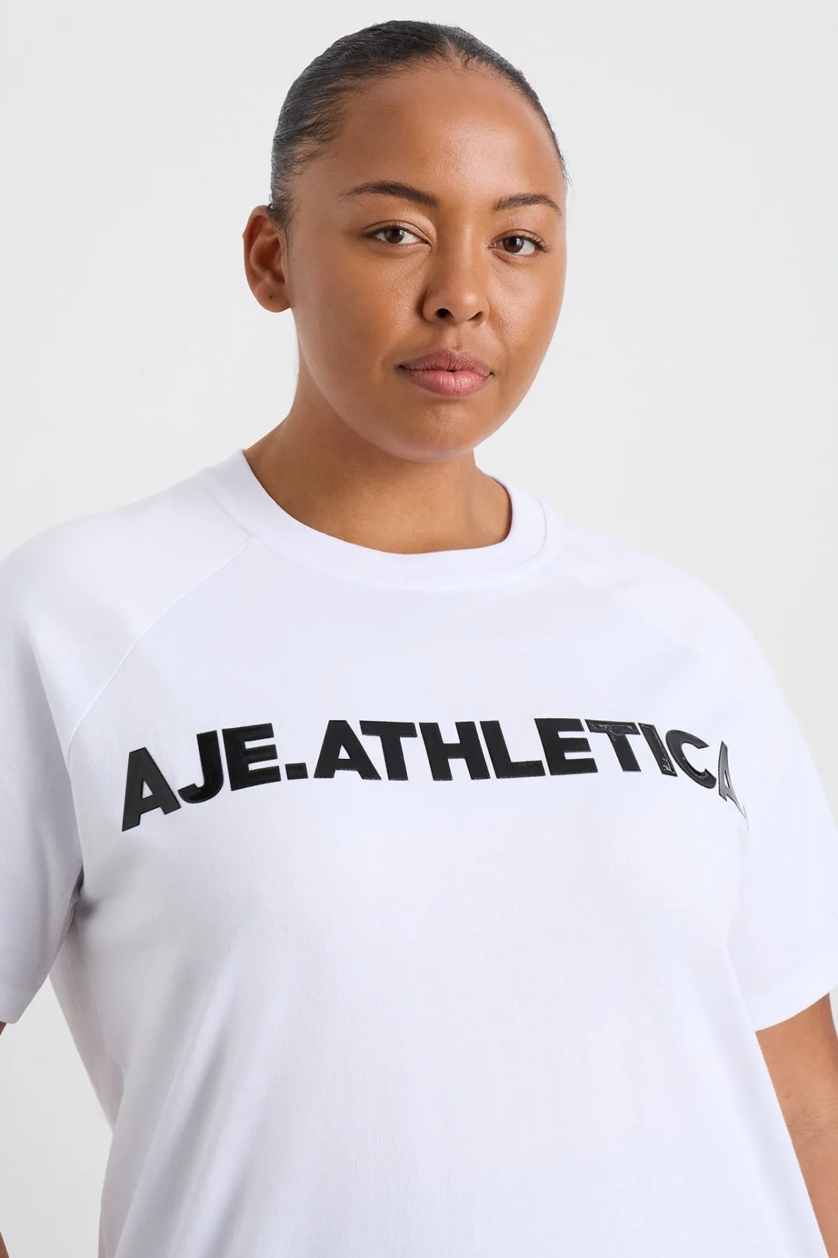 logo_raglan_tshirt__11.webp Cheap Aje ATHLETICA Logo Raglan T-Shirt 110 White/Black