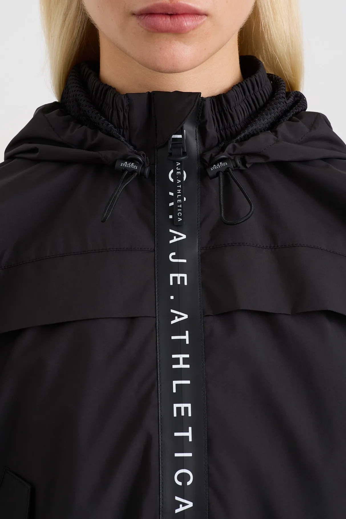 logo_spray_jacket__5.webp Fashion Aje ATHLETICA Logo Spray Jacket 725 Black