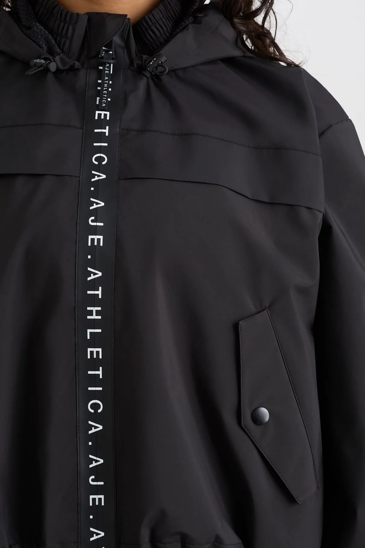 logo_spray_jacket__9.webp Fashion Aje ATHLETICA Logo Spray Jacket 725 Black
