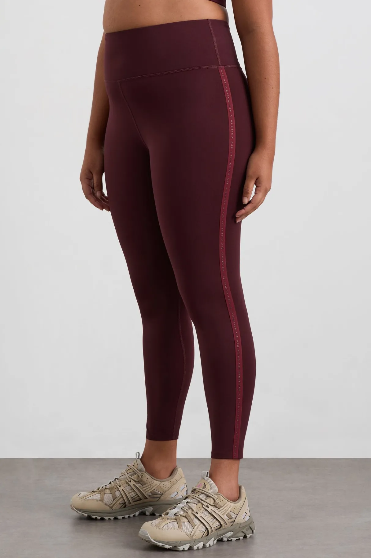 logotape_leggings__6.webp Hot Aje ATHLETICA 7/8 Logotape Leggings 203 Burgundy