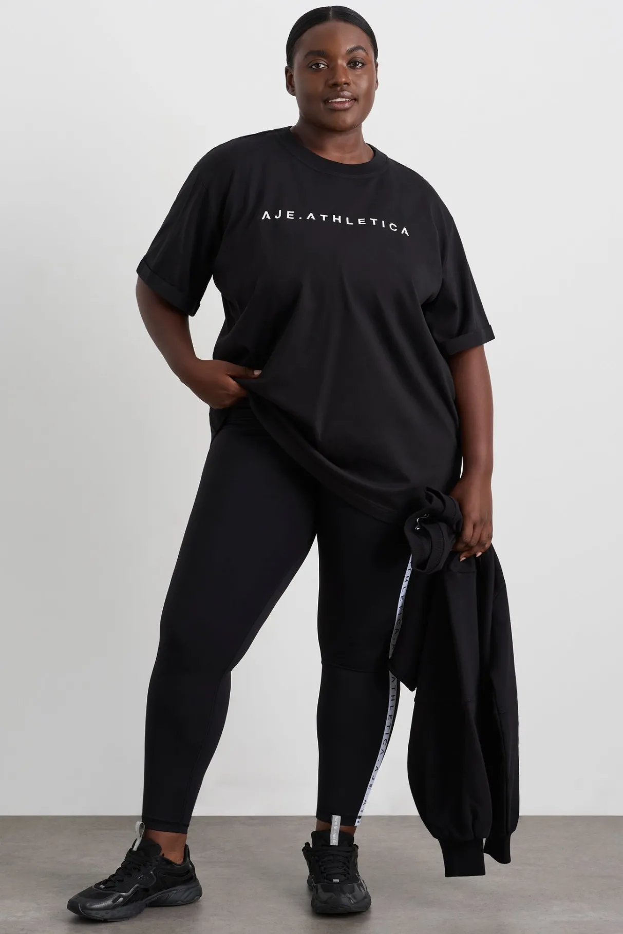 long_jersey_logo_tee__11.webp Discount Aje ATHLETICA Long Jersey Logo Tee 102 Black/White Logo
