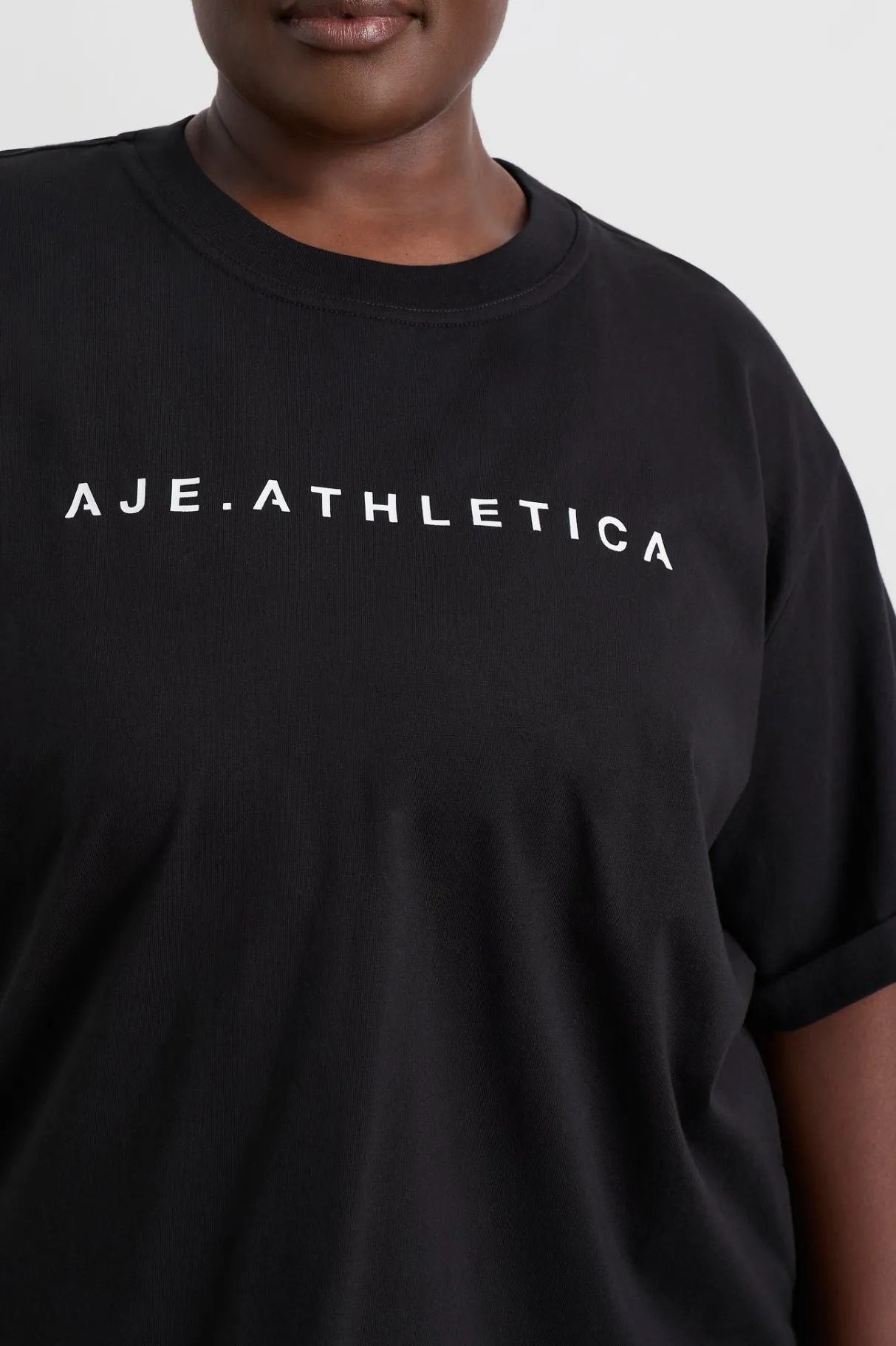 long_jersey_logo_tee__12.webp Discount Aje ATHLETICA Long Jersey Logo Tee 102 Black/White Logo
