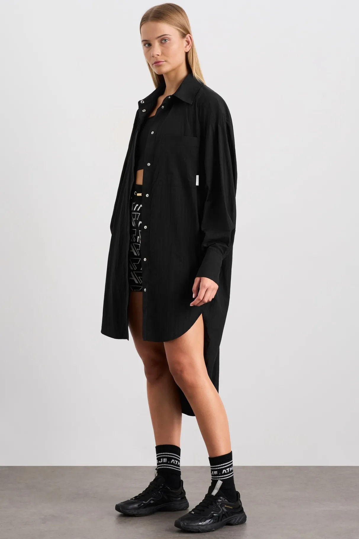 longline_windbreaker_shirt__0-1.webp Outlet Aje ATHLETICA Longline Windbreaker Shirt 438 Black