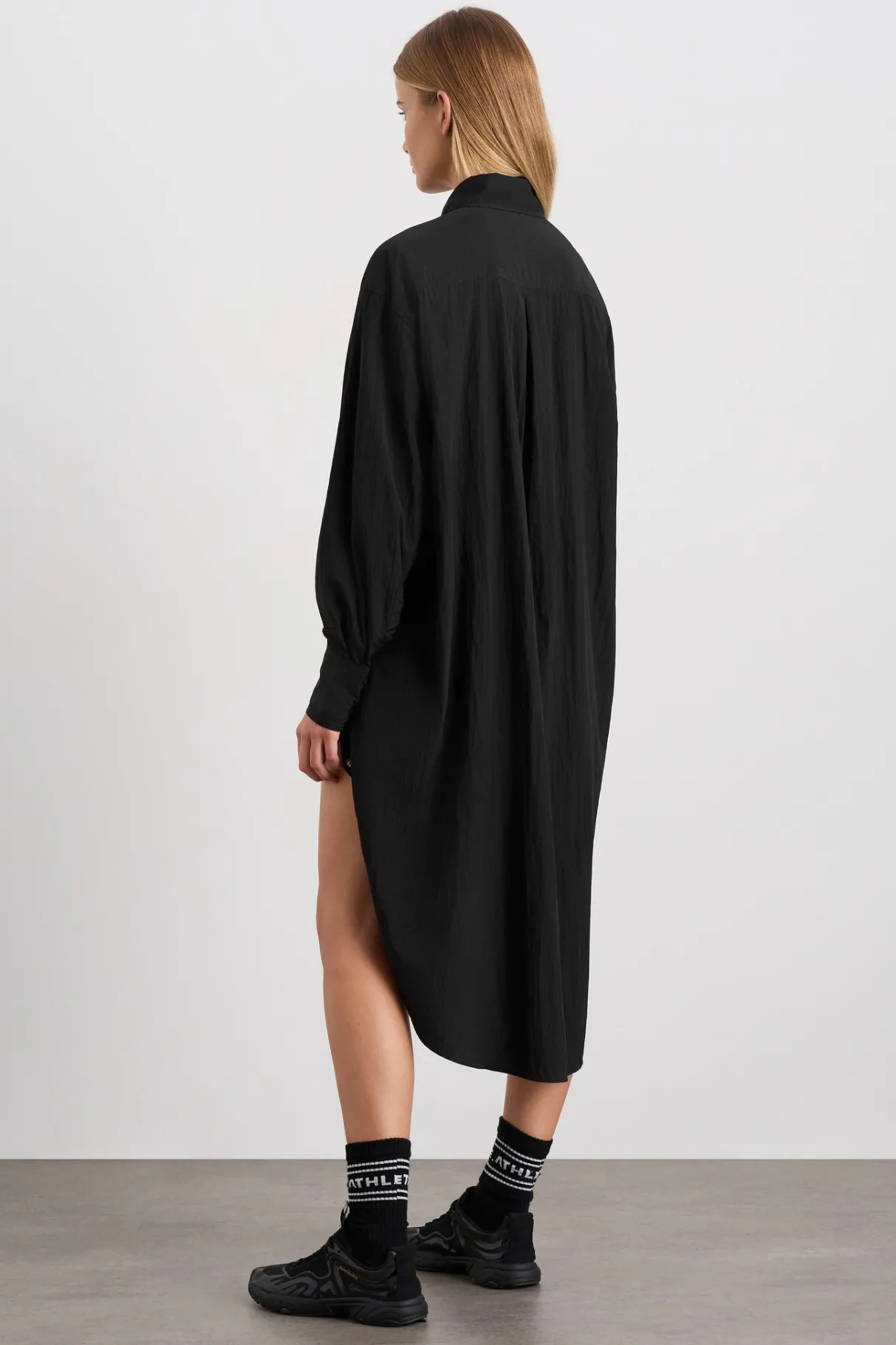 longline_windbreaker_shirt__5-1.webp Outlet Aje ATHLETICA Longline Windbreaker Shirt 438 Black