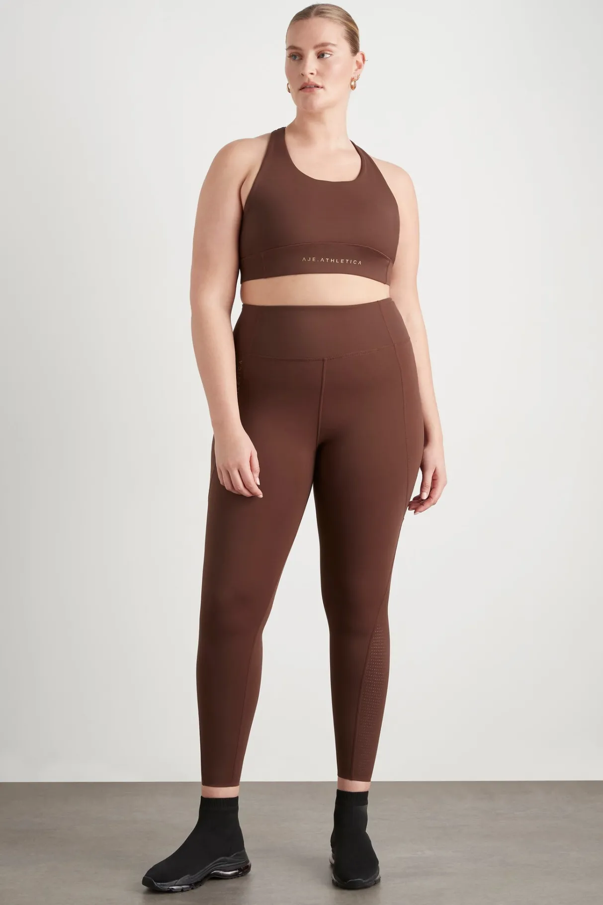 mesh_racer_back_sports_bra__13.webp Sale Aje ATHLETICA Mesh Racer Back Sports Bra 338 Dark Chocolate