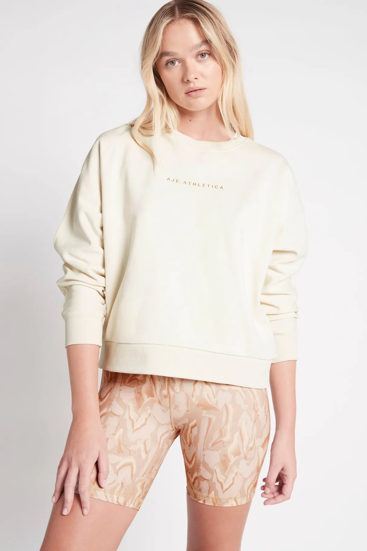 metallic_signature_logo_crew_jumper__0.webp Online Aje ATHLETICA Metallic Signature Logo Crew Jumper 401 Light Ivory