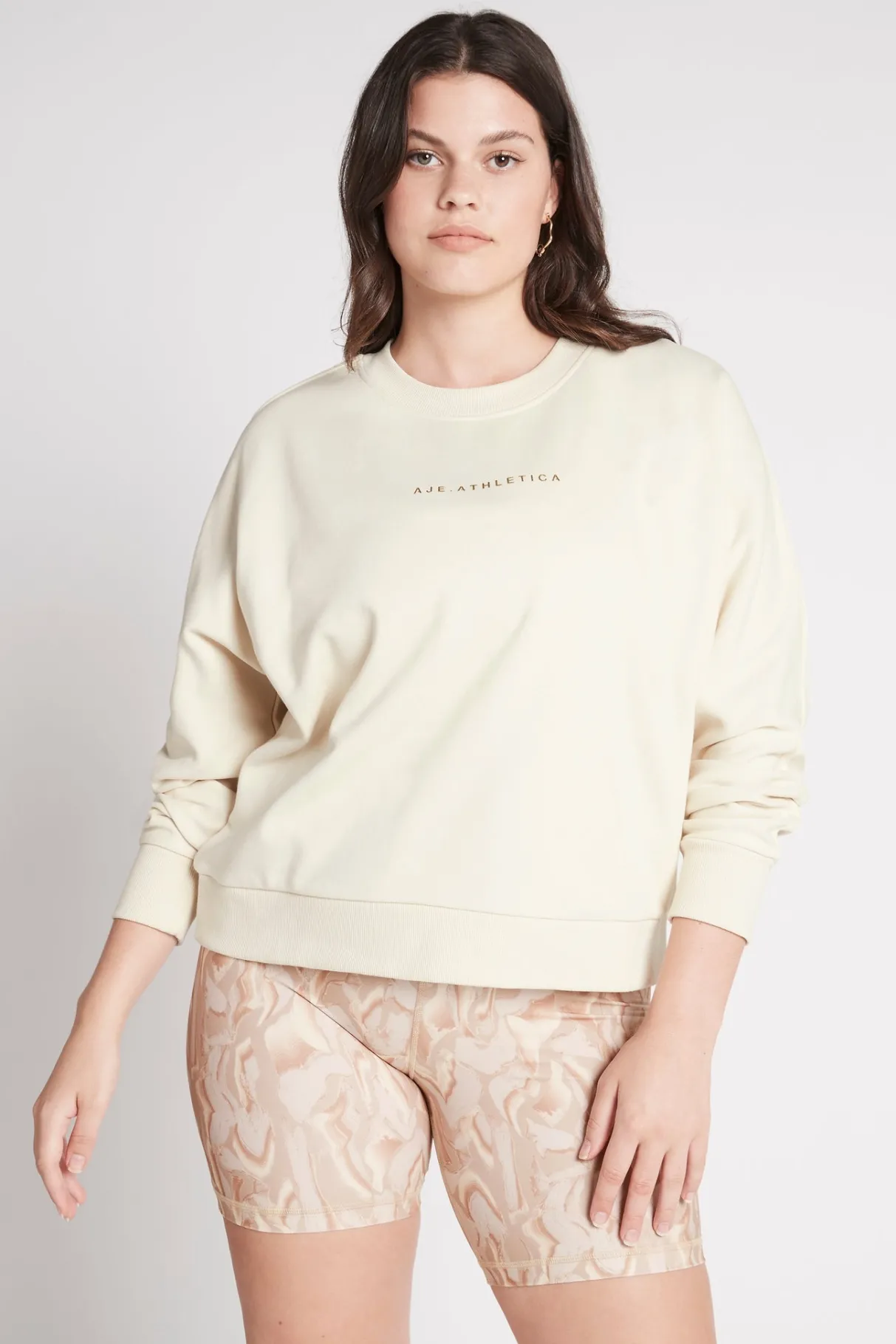 metallic_signature_logo_crew_jumper__5.webp Online Aje ATHLETICA Metallic Signature Logo Crew Jumper 401 Light Ivory